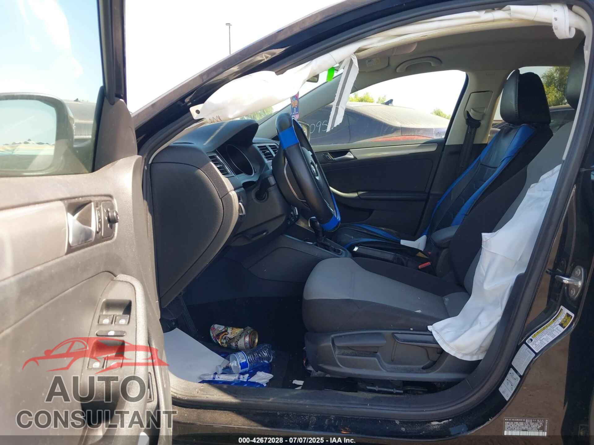 VOLKSWAGEN JETTA 2017 - 3VW2B7AJ2HM399437