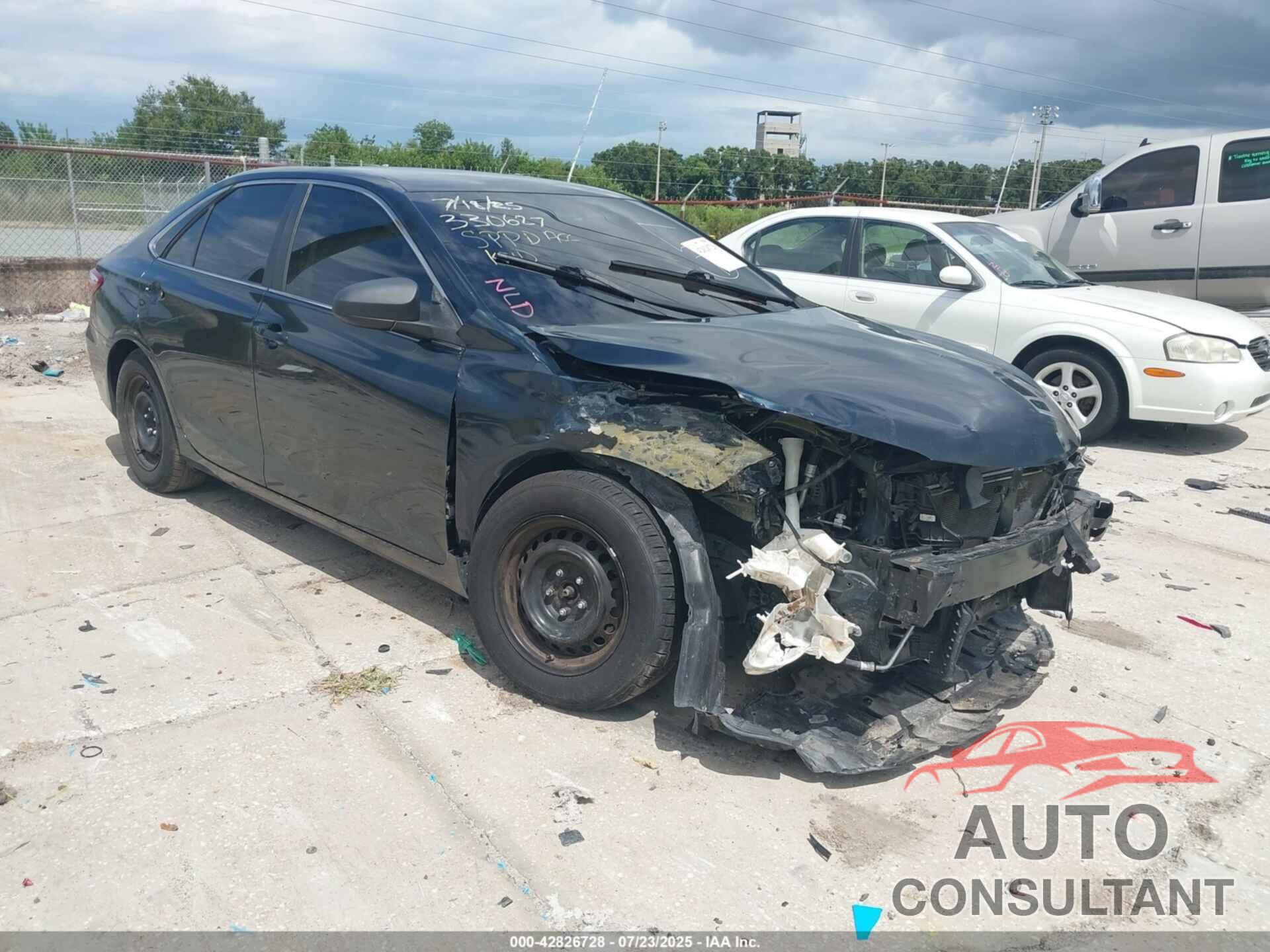 TOYOTA CAMRY 2016 - 4T4BF1FK8GR547818