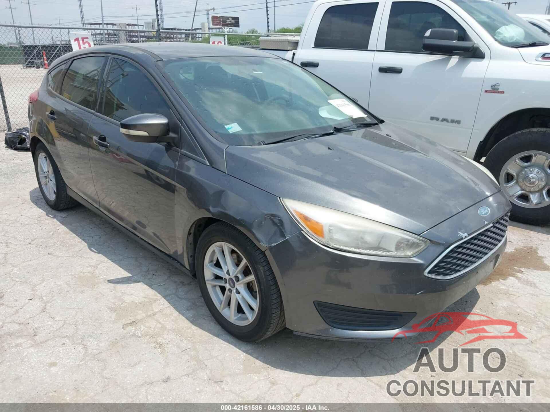 FORD FOCUS 2017 - 1FADP3K24HL318684