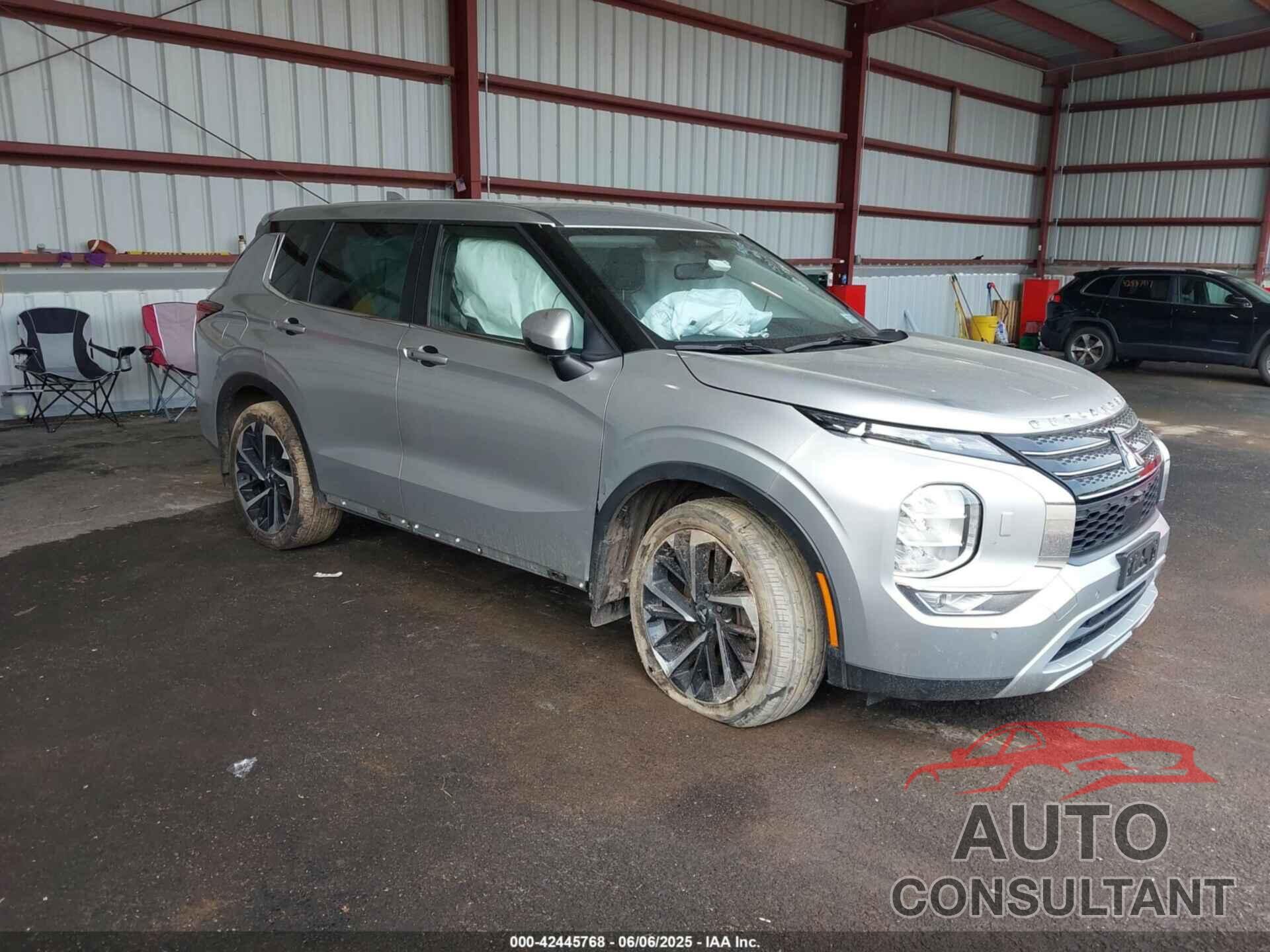 MITSUBISHI OUTLANDER 2023 - JA4J4UA84PZ051585
