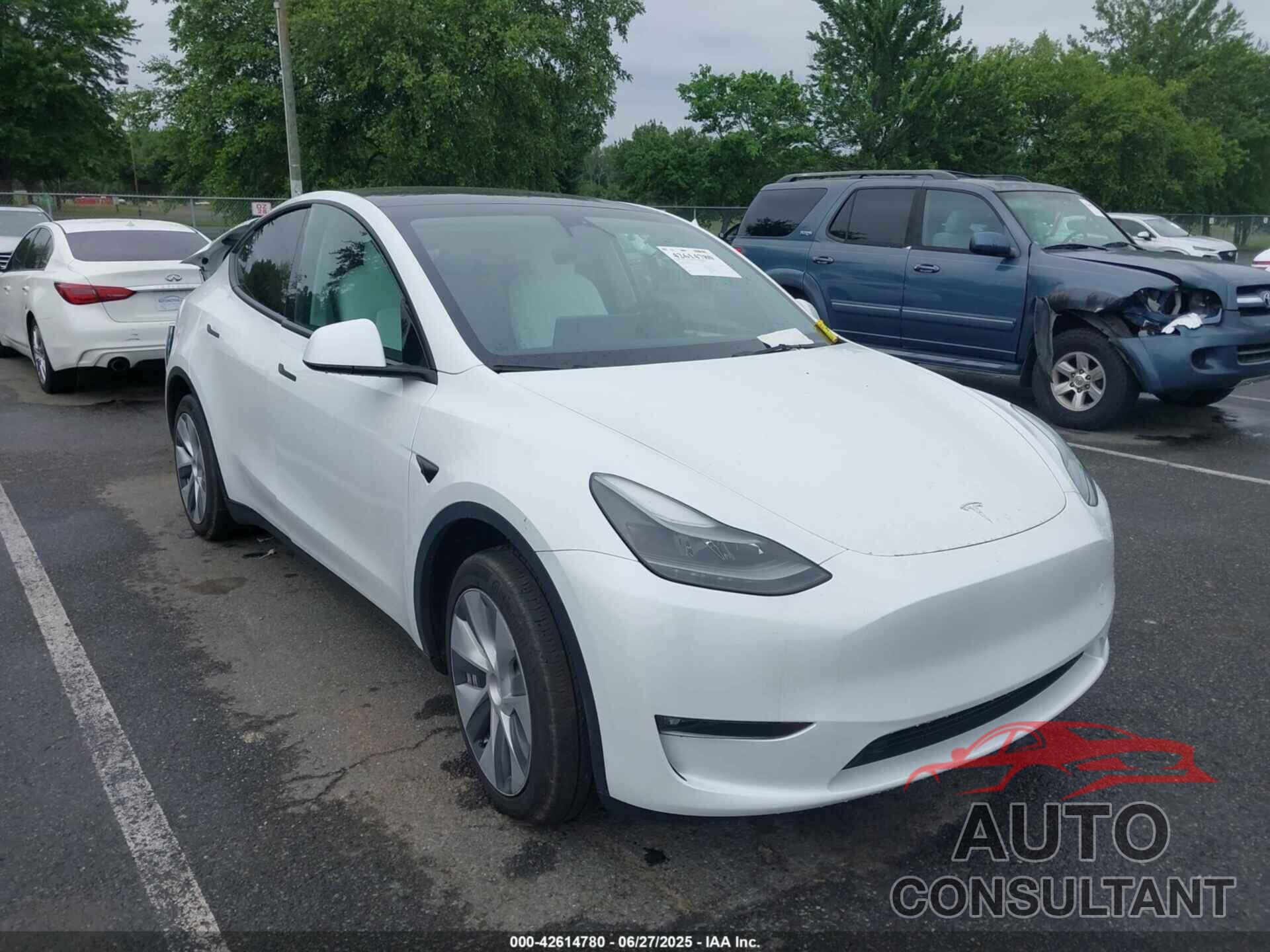 TESLA MODEL Y 2023 - 7SAYGAEE5PF660381