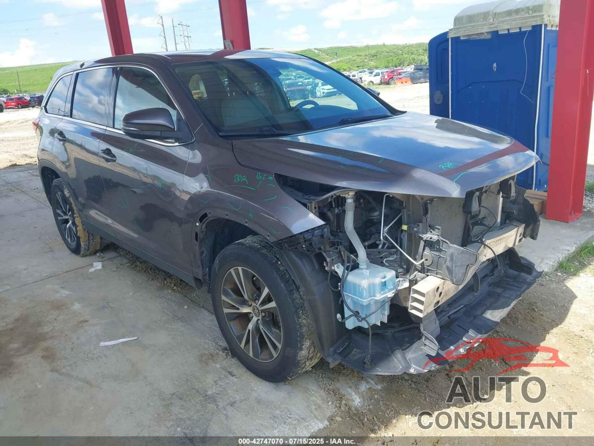 TOYOTA HIGHLANDER 2019 - 5TDZARFH0KS047079