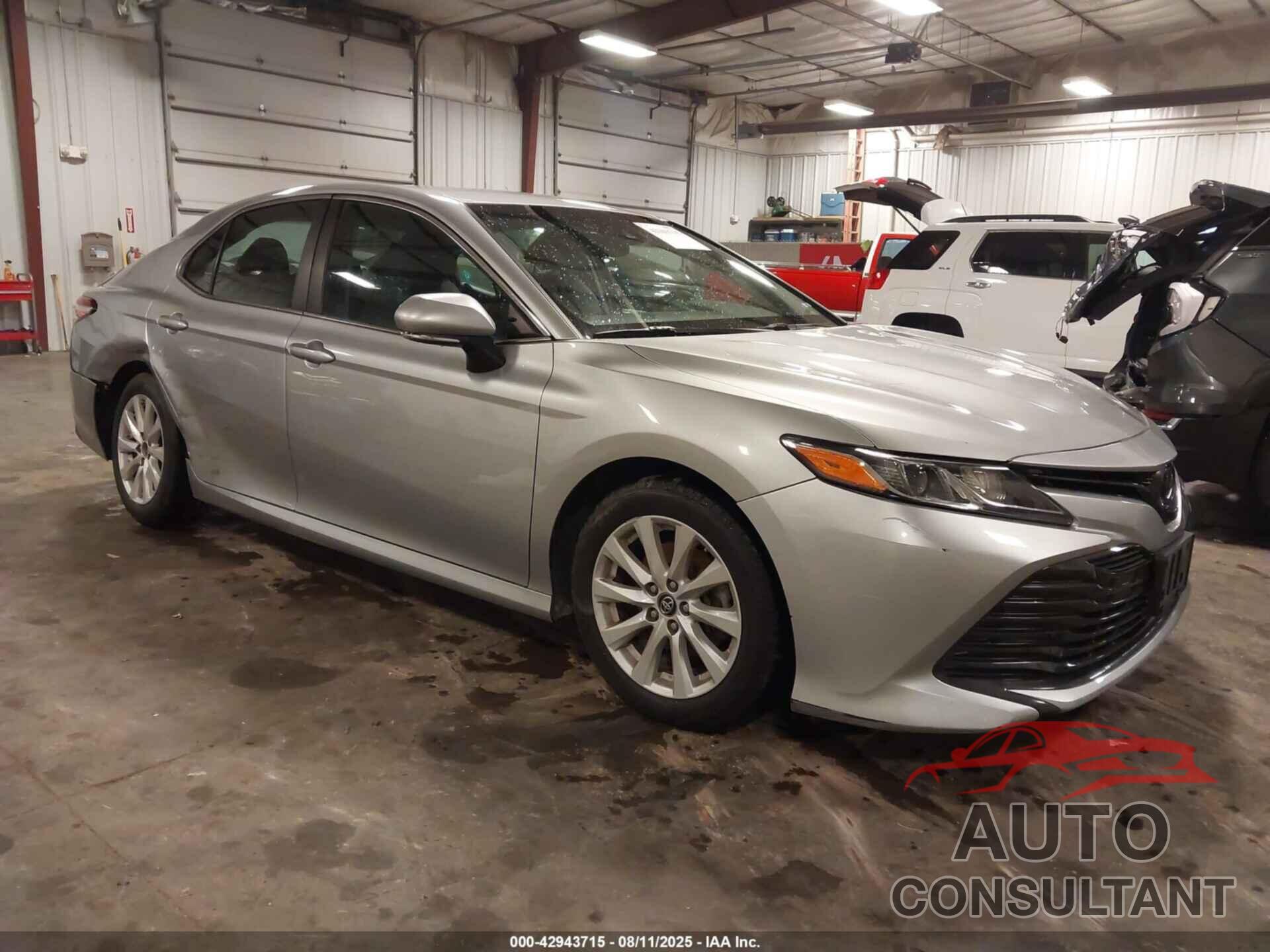 TOYOTA CAMRY 2018 - 4T1B11HK9JU095147