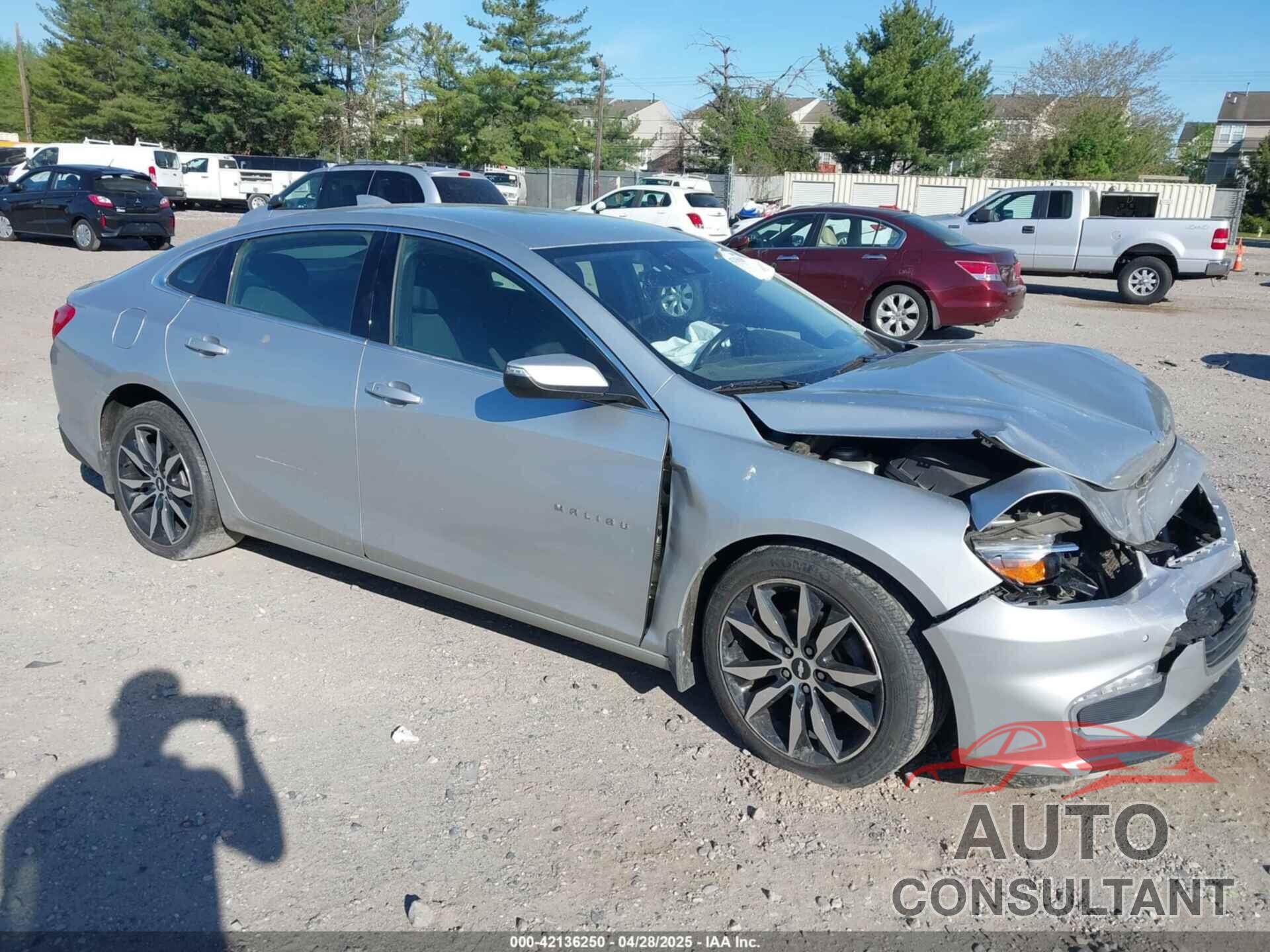 CHEVROLET MALIBU 2018 - 1G1ZD5ST1JF289056