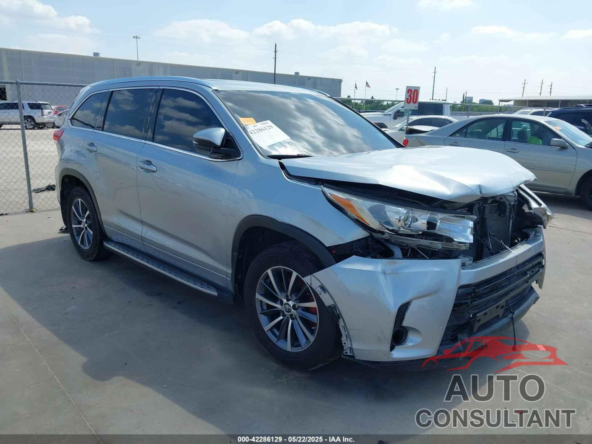 TOYOTA HIGHLANDER 2018 - 5TDKZRFH5JS287401
