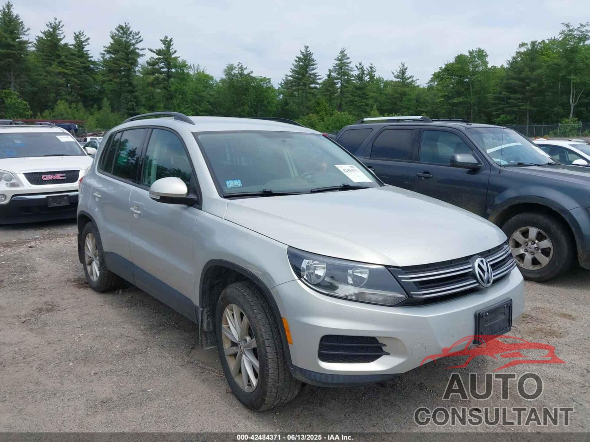 VOLKSWAGEN TIGUAN 2015 - WVGBV7AX2FW518756