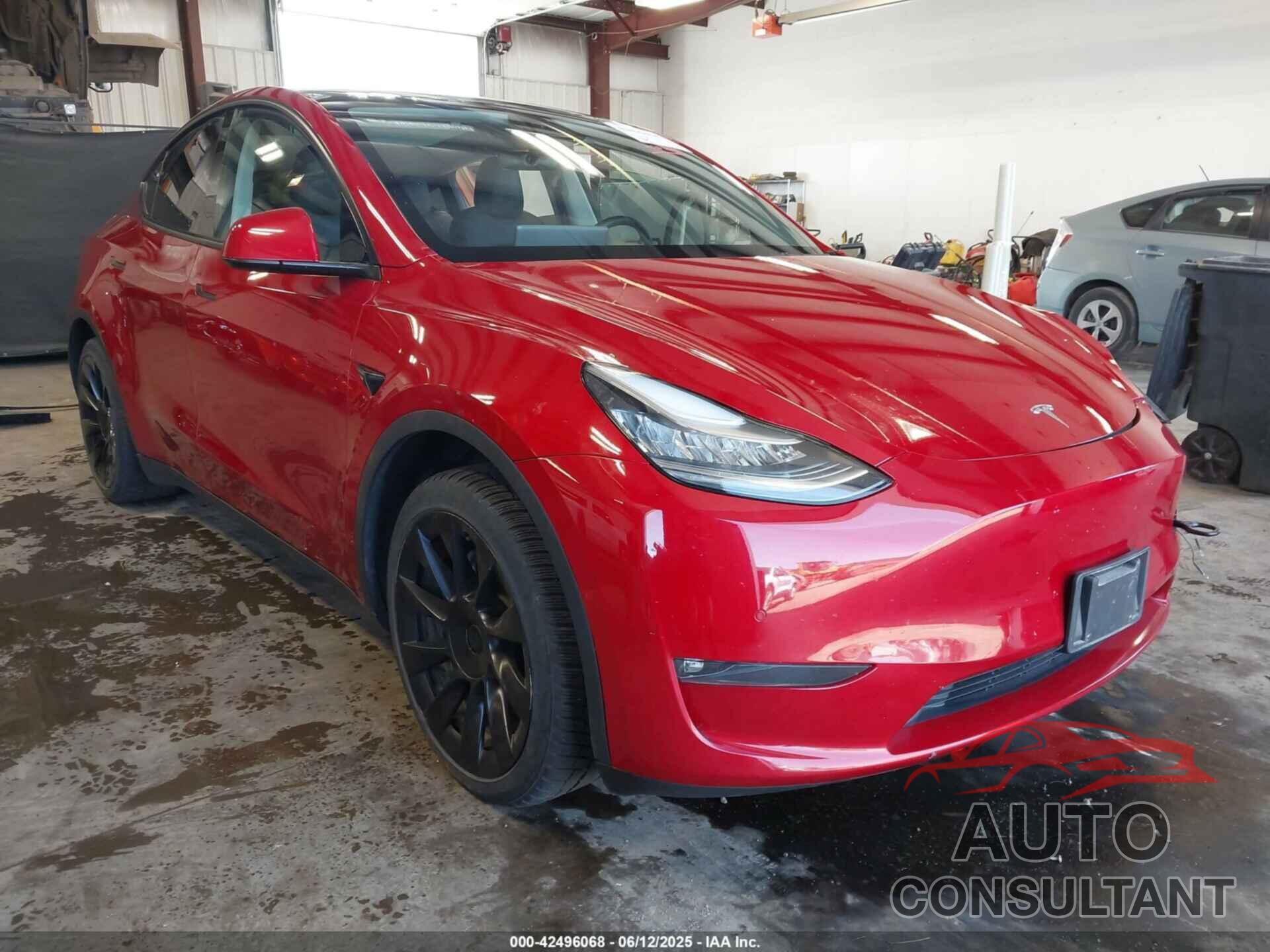 TESLA MODEL Y 2021 - 5YJYGAEE7MF125853