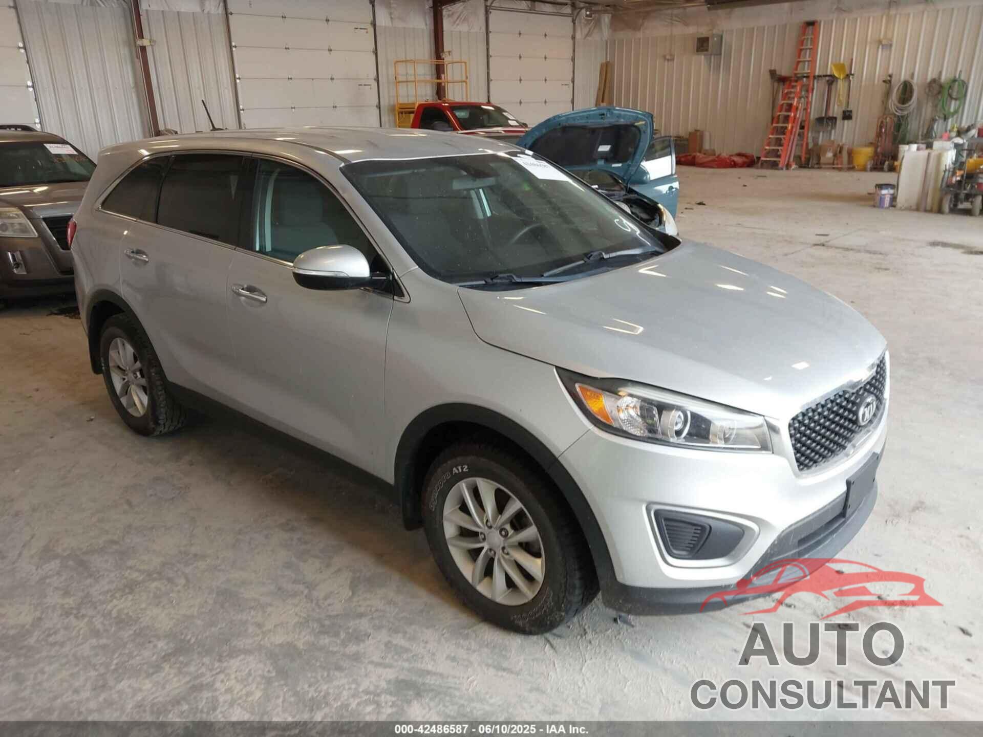 KIA SORENTO 2017 - 5XYPG4A38HG197158
