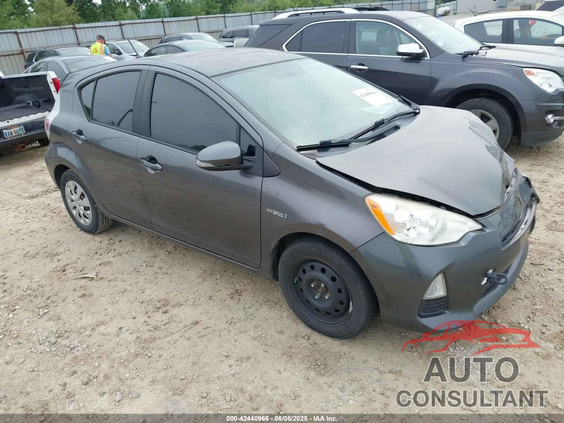 TOYOTA PRIUS C 2014 - JTDKDTB33E1084788