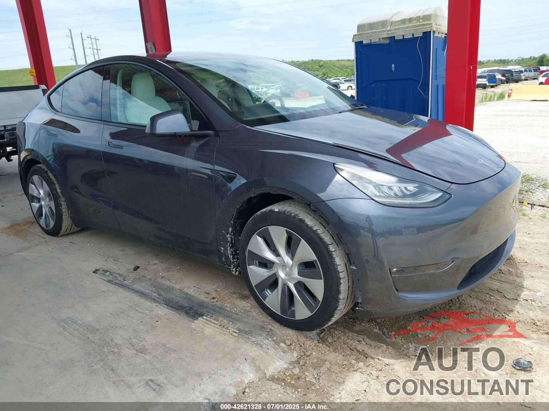 TESLA MODEL Y 2021 - 5YJYGAEE3MF144819