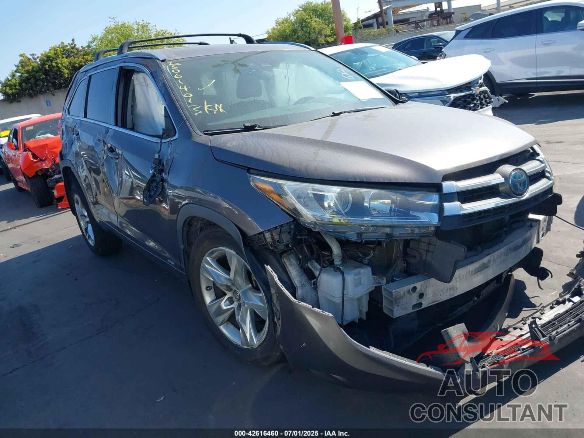TOYOTA HIGHLANDER HYBRID 2019 - 5TDDGRFHXKS056557