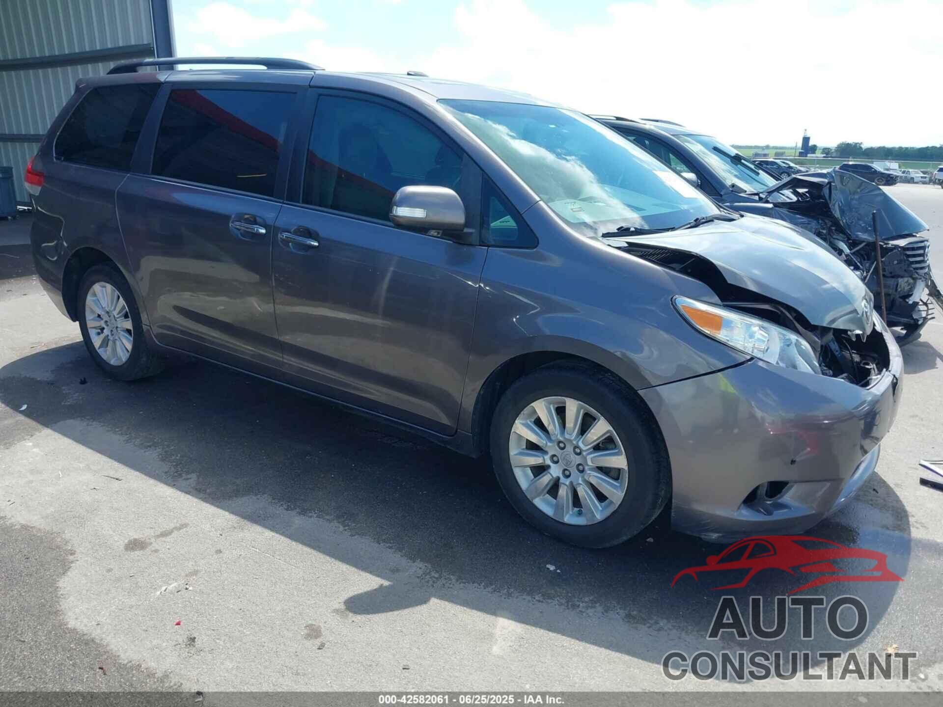 TOYOTA SIENNA 2013 - 5TDDK3DC9DS062873