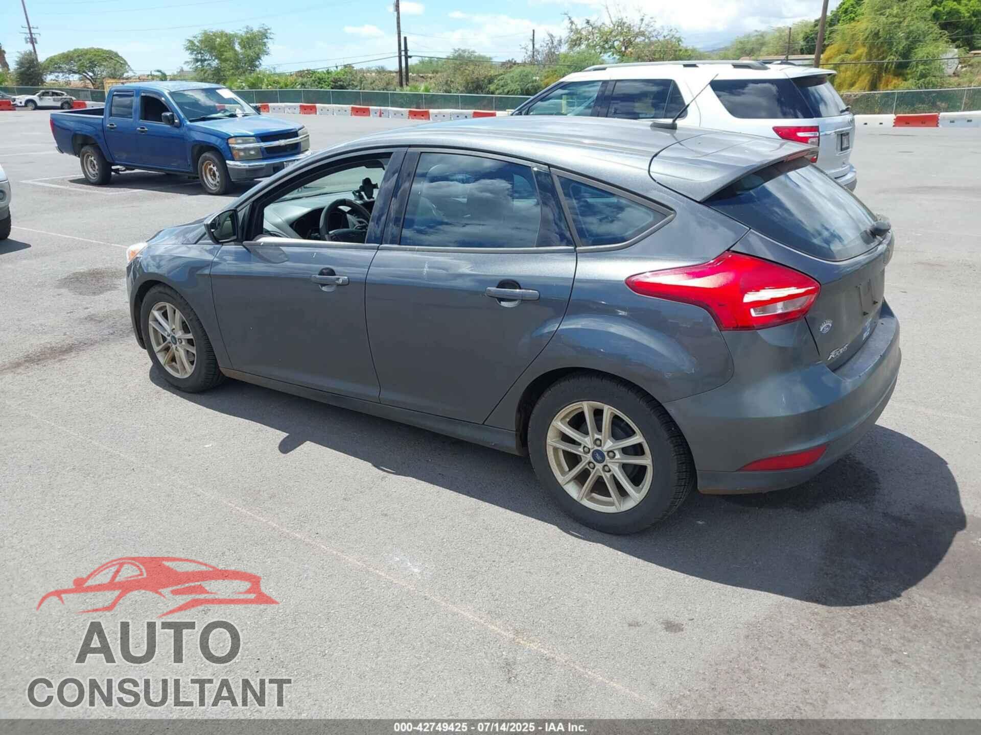 FORD FOCUS 2018 - 1FADP3K20JL329669
