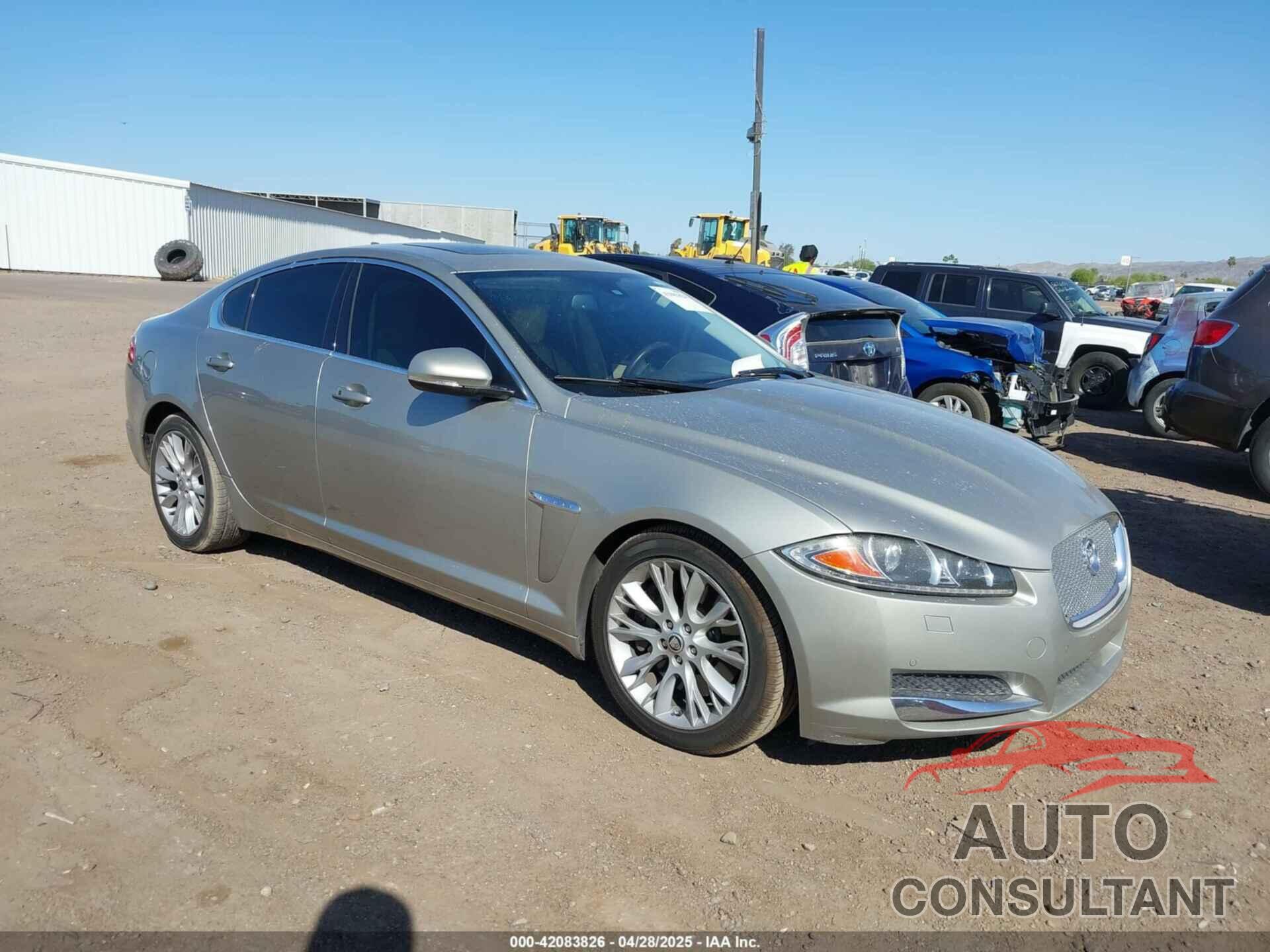 JAGUAR XF 2013 - SAJWA0E74D8S71245