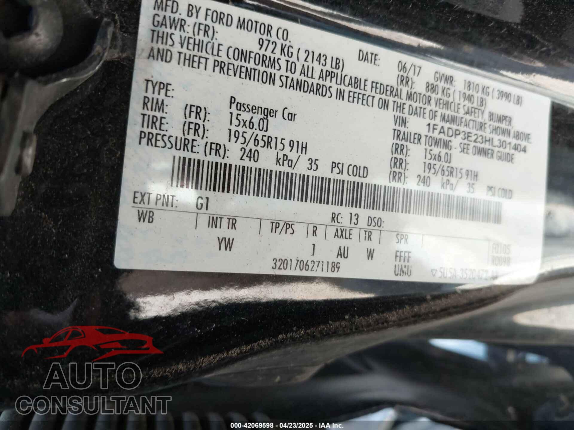 FORD FOCUS 2017 - 1FADP3E23HL301404
