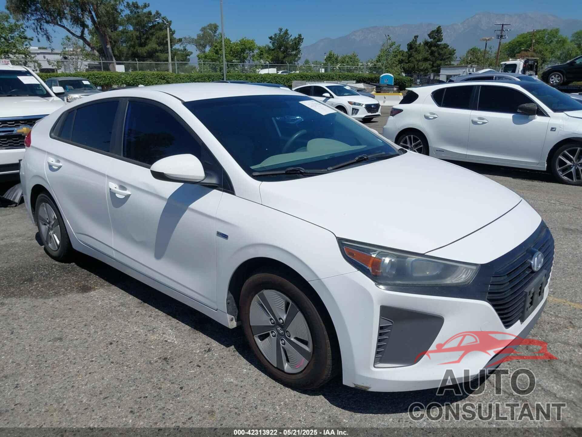HYUNDAI IONIQ HYBRID 2017 - KMHC65LC8HU050255