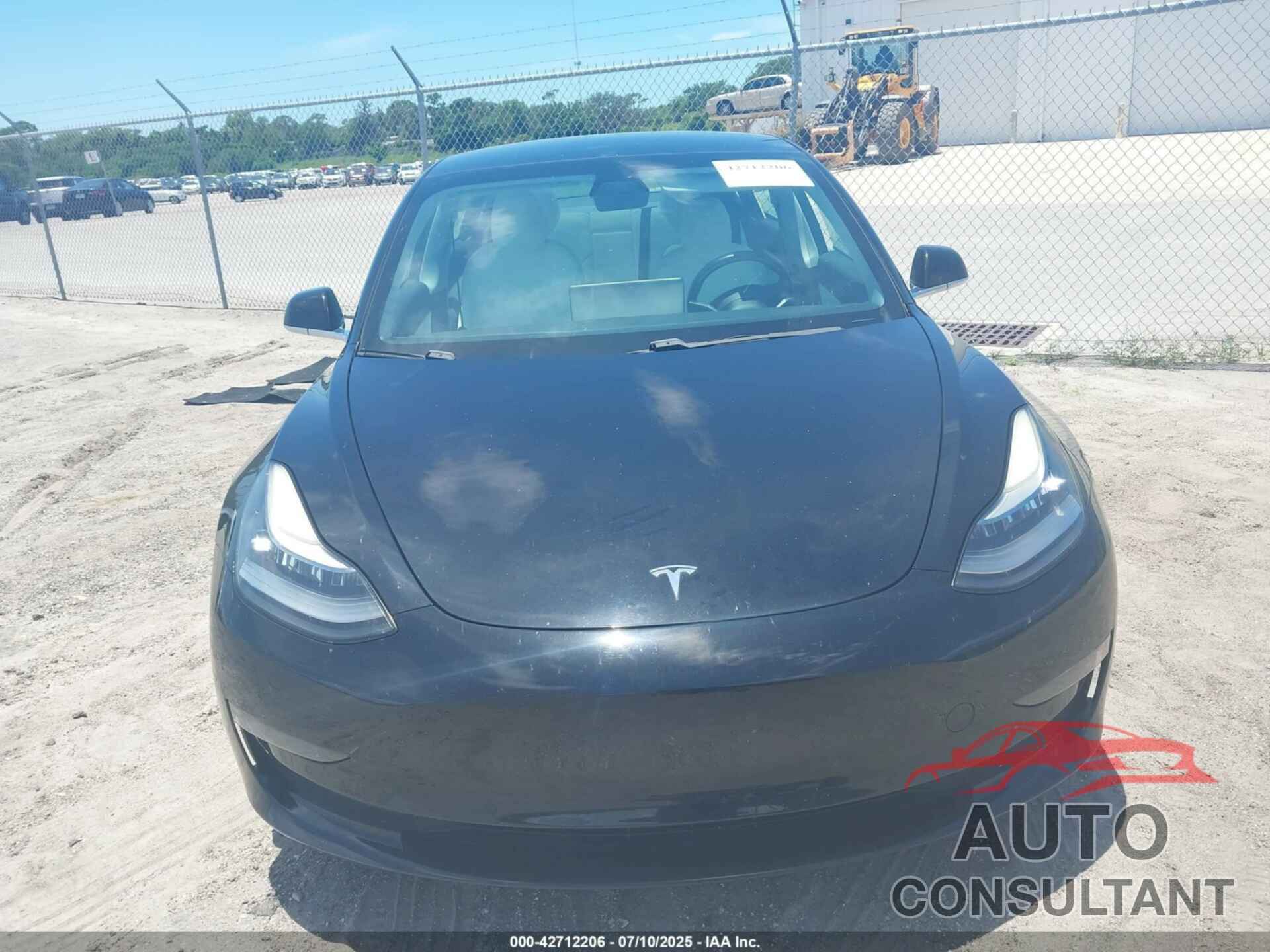 TESLA MODEL 3 2019 - 5YJ3E1EB8KF393295