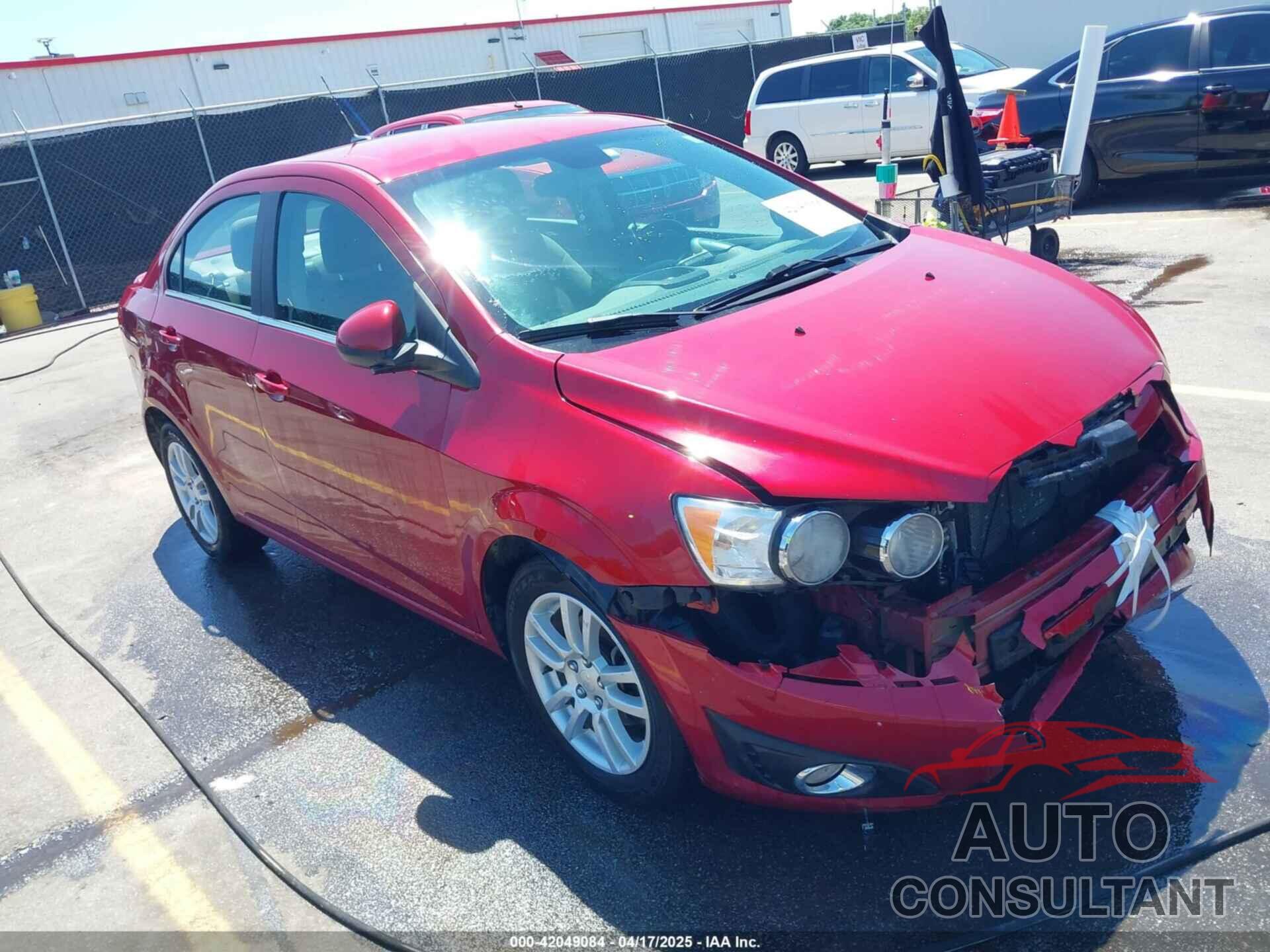 CHEVROLET SONIC 2013 - 1G1JC5SH8D4248175