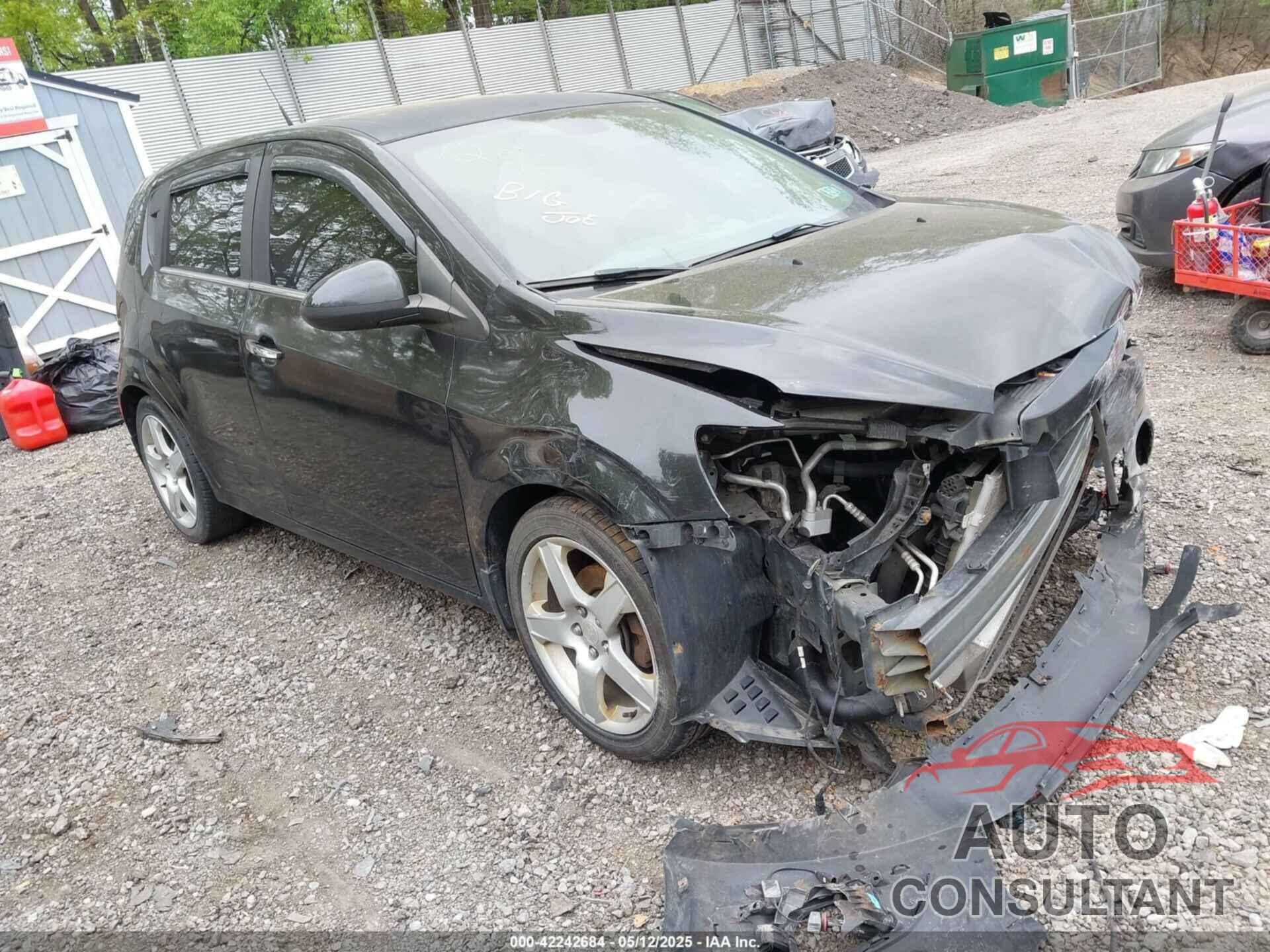 CHEVROLET SONIC 2013 - 1G1JF6SBXD4141296