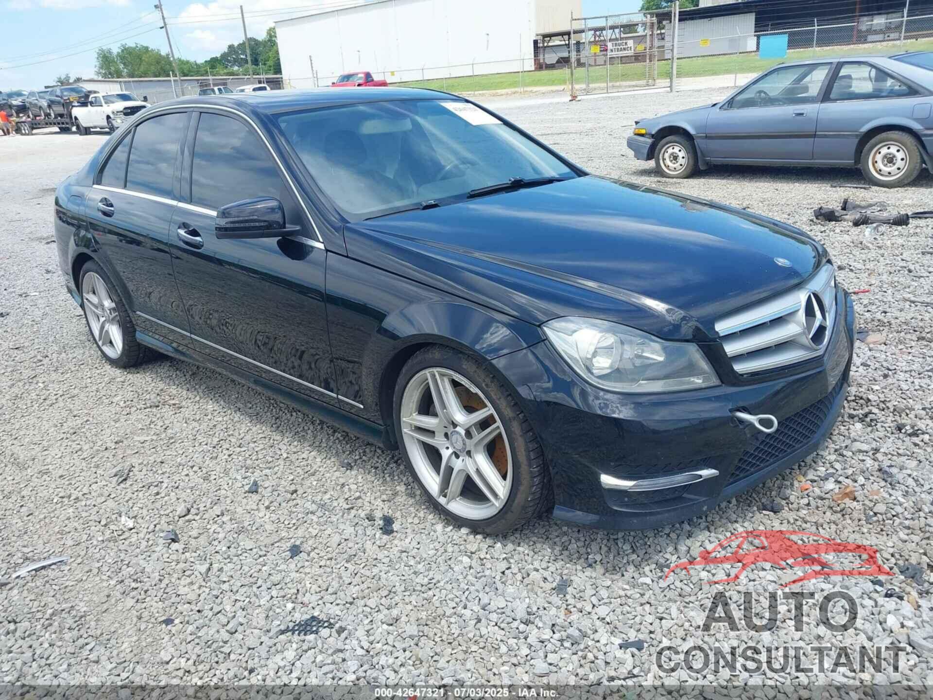 MERCEDES-BENZ C 300 2013 - WDDGF8AB3DA839741