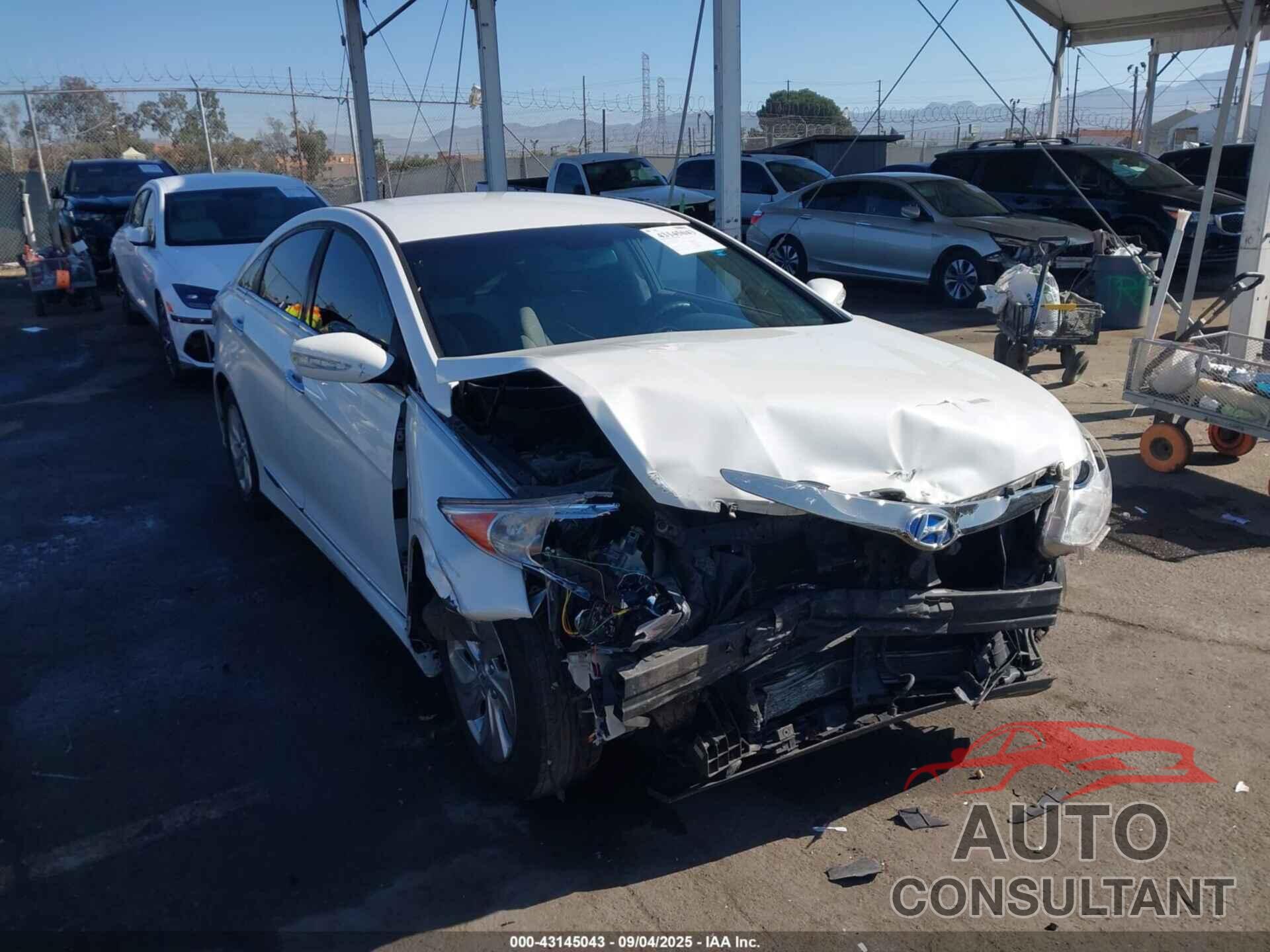 HYUNDAI SONATA HYBRID 2013 - KMHEC4A4XDA089657