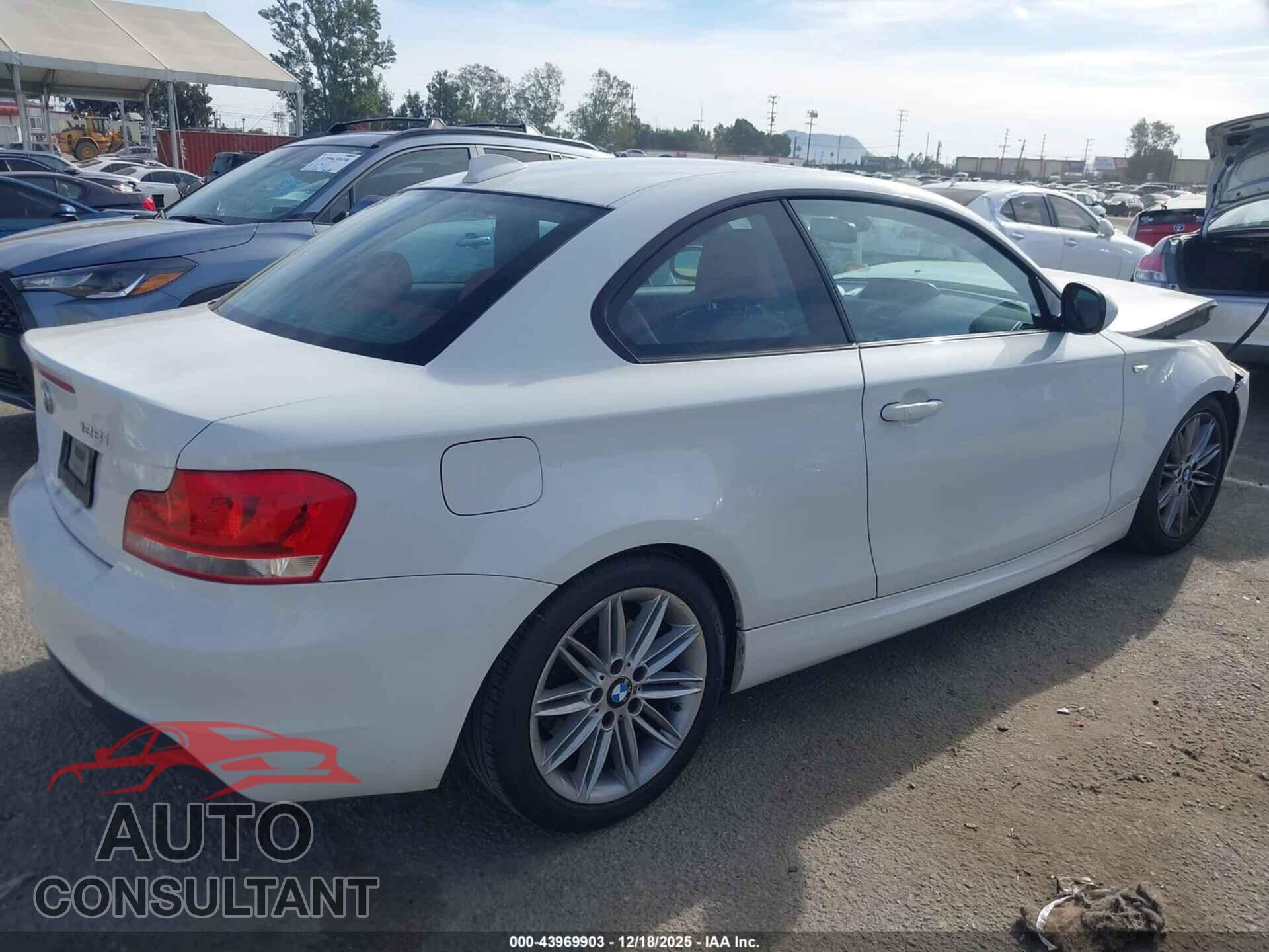 BMW 128I 2013 - WBAUP9C54DVS94405