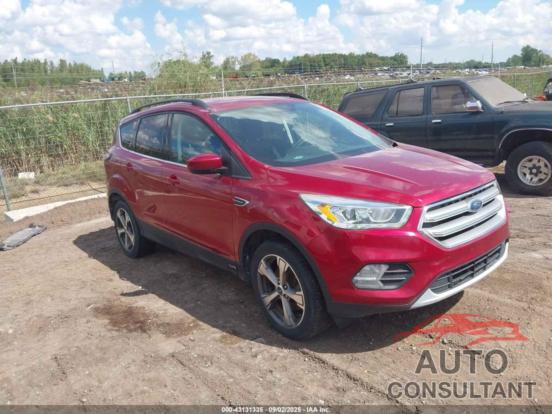 FORD ESCAPE 2017 - 1FMCU9GD7HUC23165