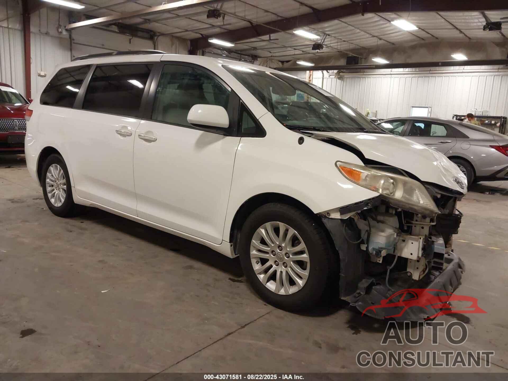 TOYOTA SIENNA 2014 - 5TDYK3DC9ES504215