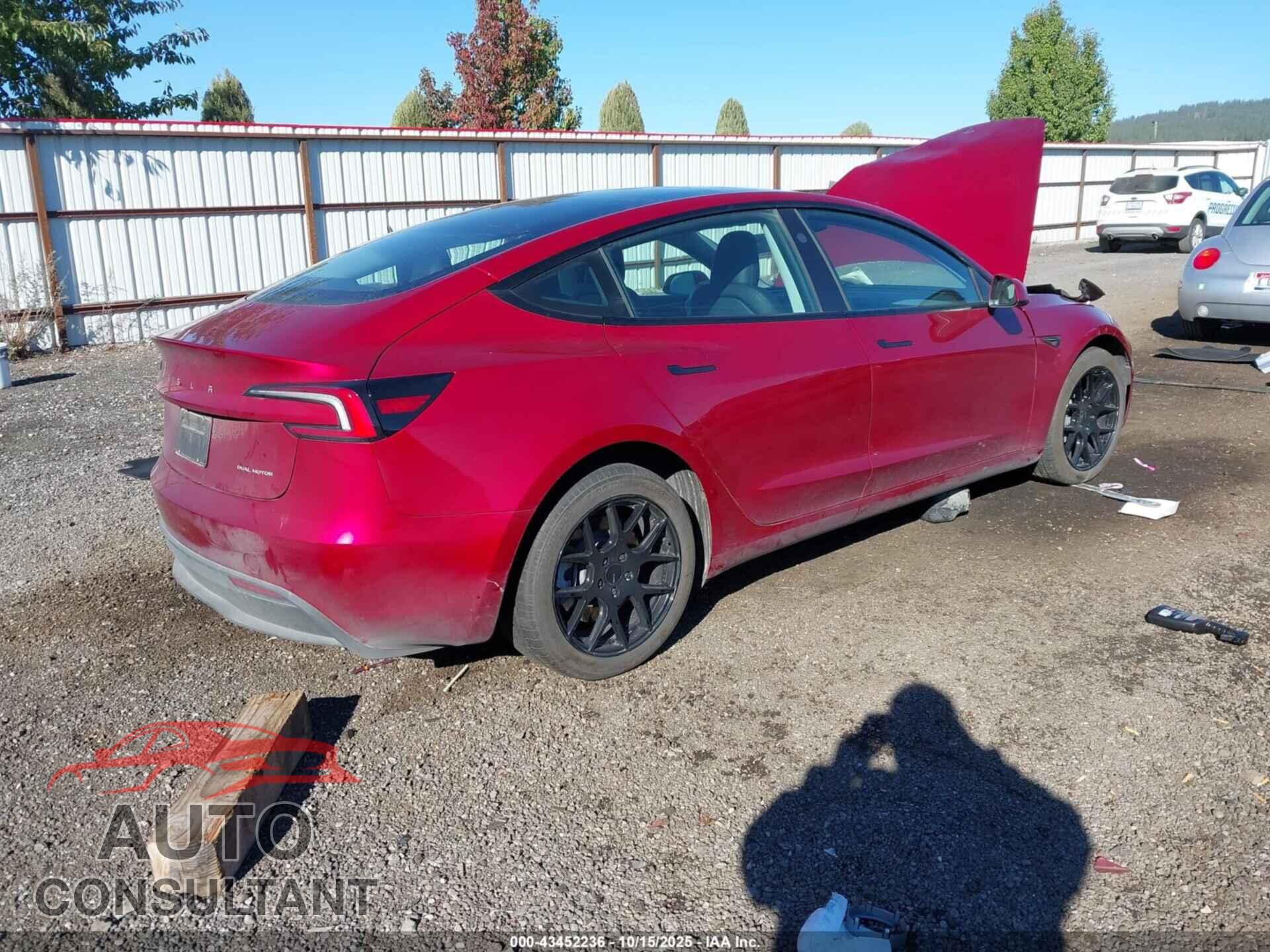TESLA MODEL 3 2025 - 5YJ3E1EB8SF883722
