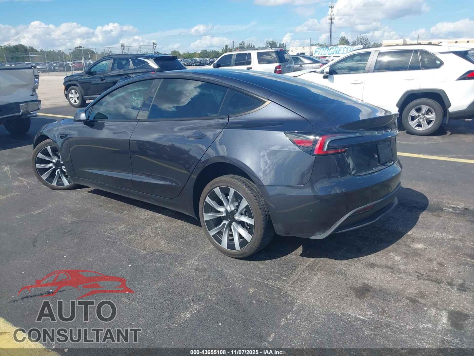 TESLA MODEL 3 2024 - 5YJ3E1EA2RF751525