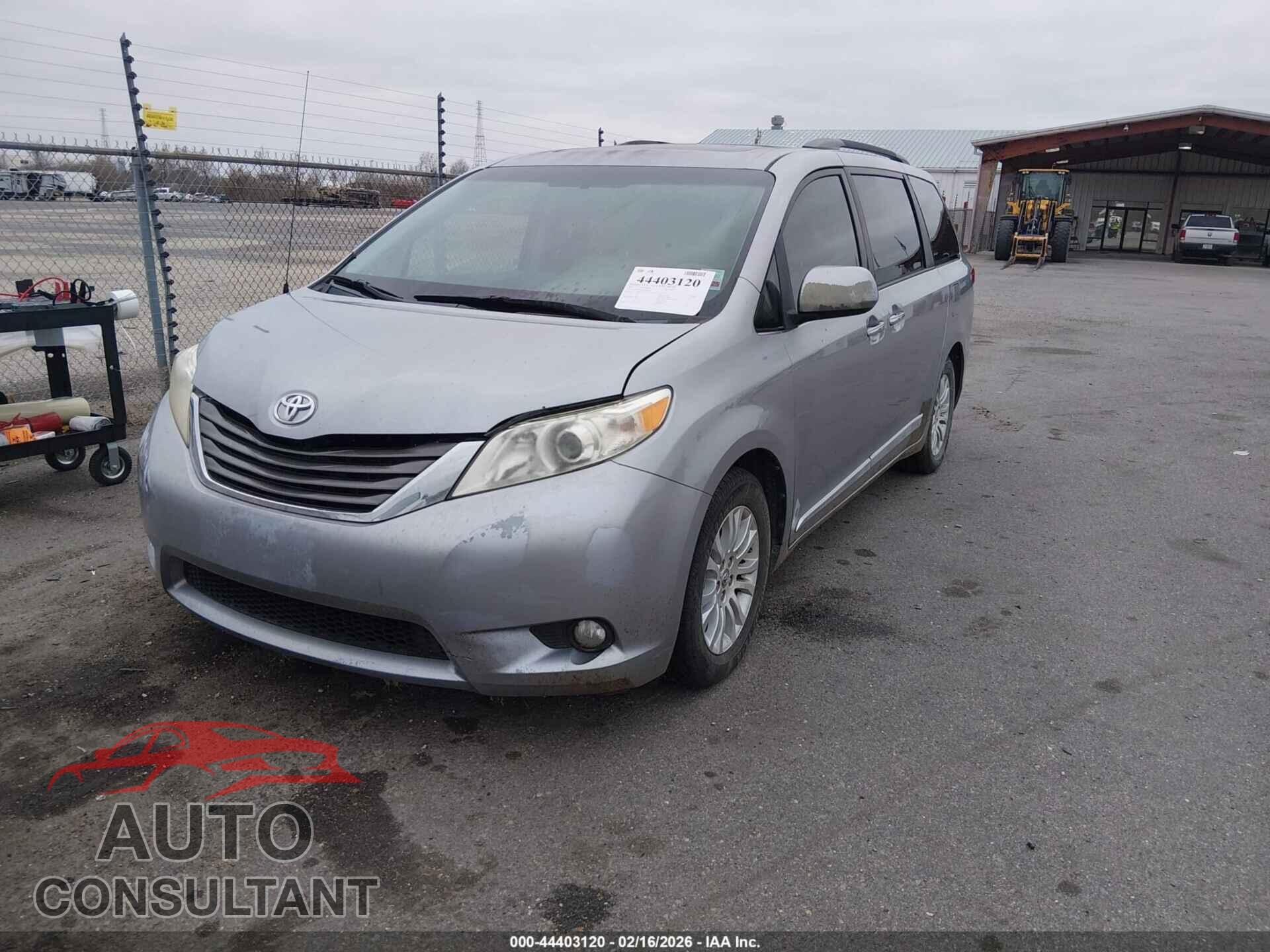 TOYOTA SIENNA 2013 - 5TDYK3DC8DS310192
