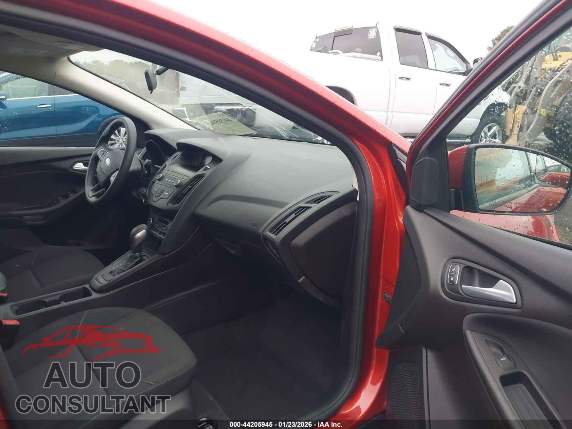 FORD FOCUS 2018 - 1FADP3FE3JL248735