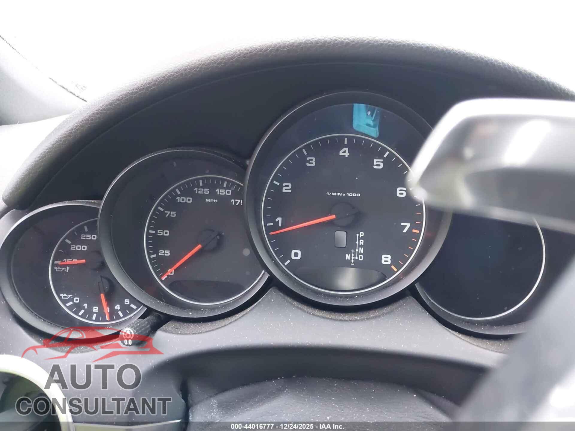 PORSCHE CAYENNE 2016 - WP1AA2A22GLA04619