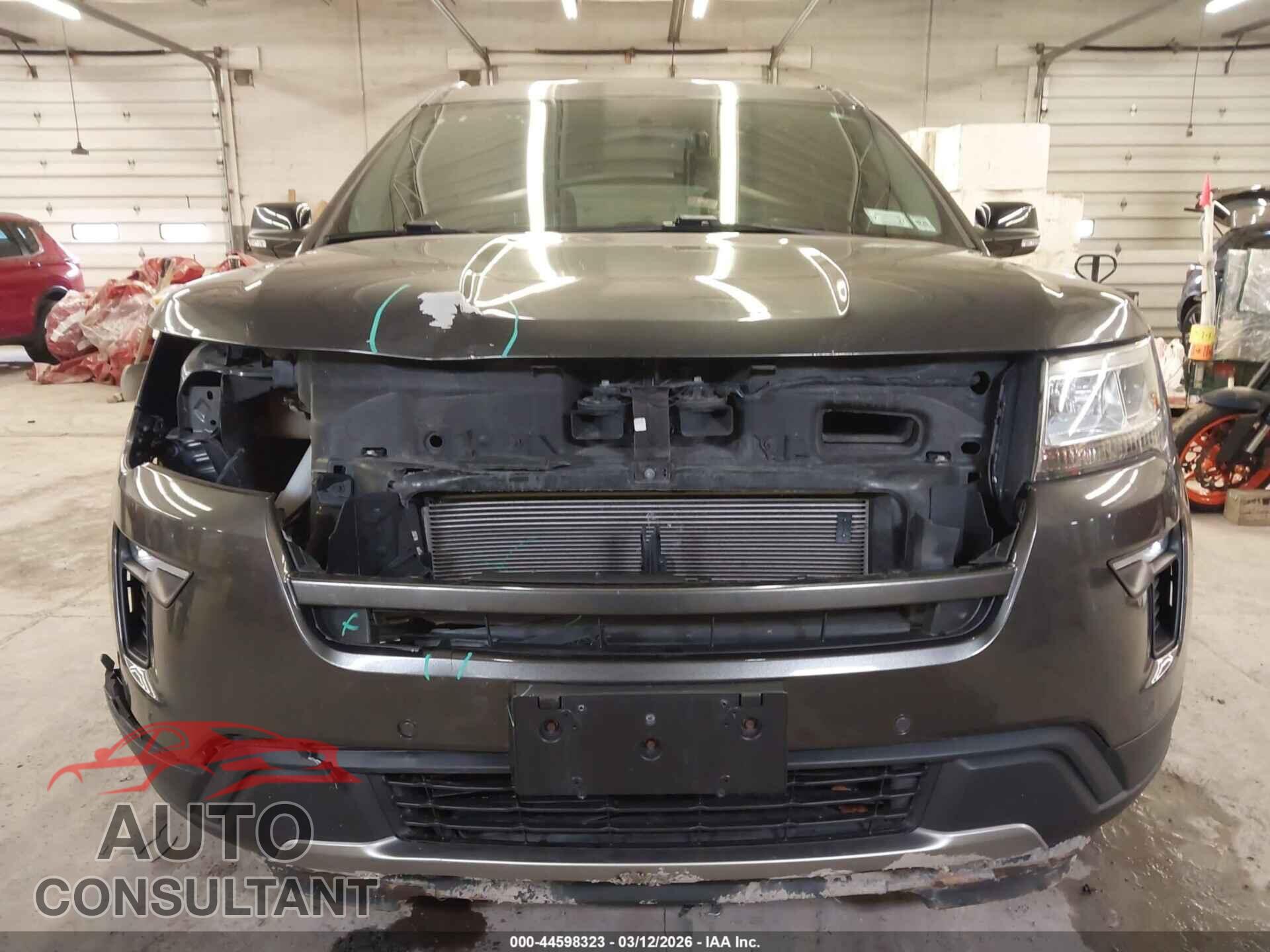 FORD EXPLORER 2018 - 1FM5K7D80JGB03948
