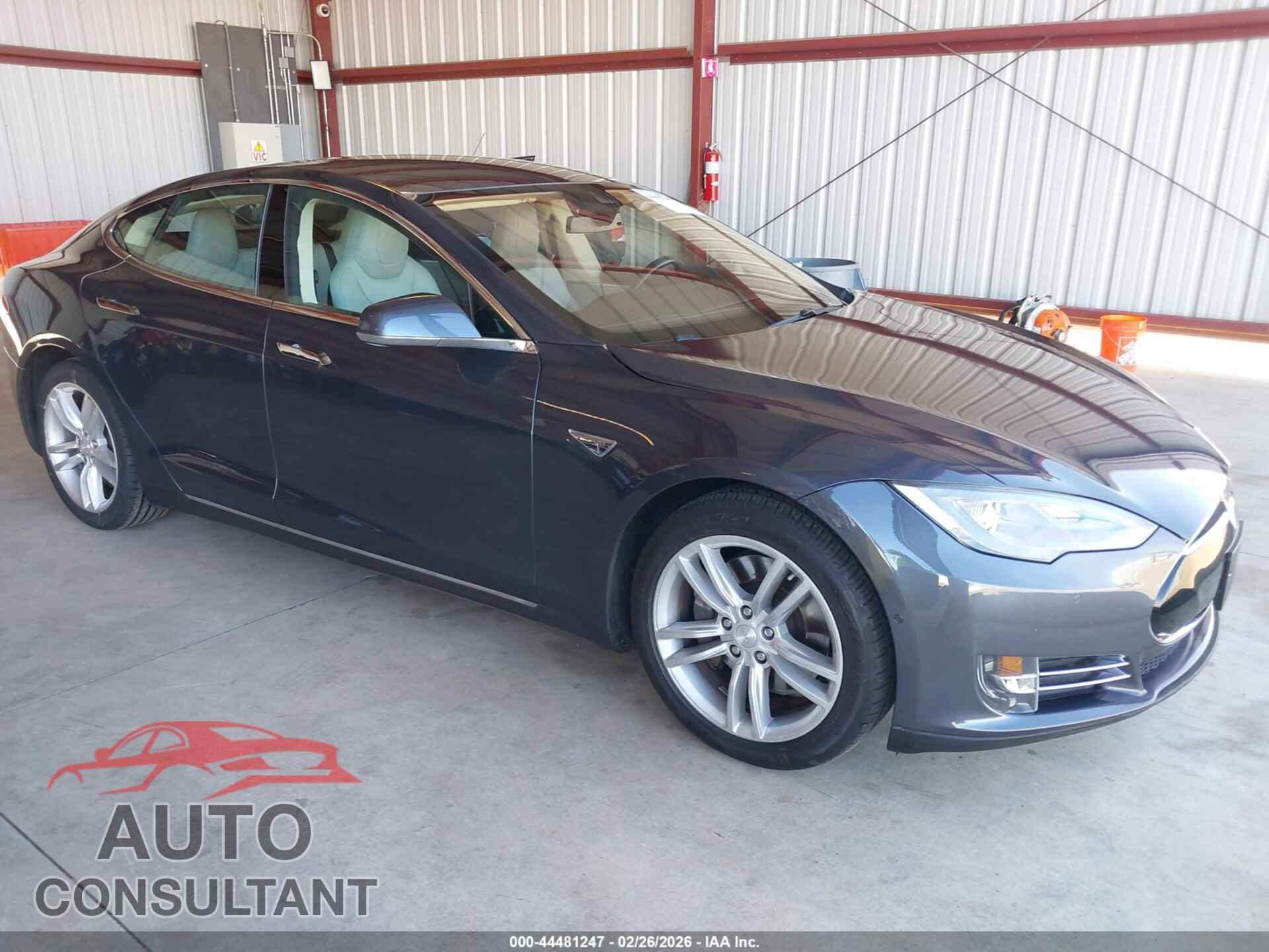 TESLA MODEL S 2015 - 5YJSA1H17FF081775