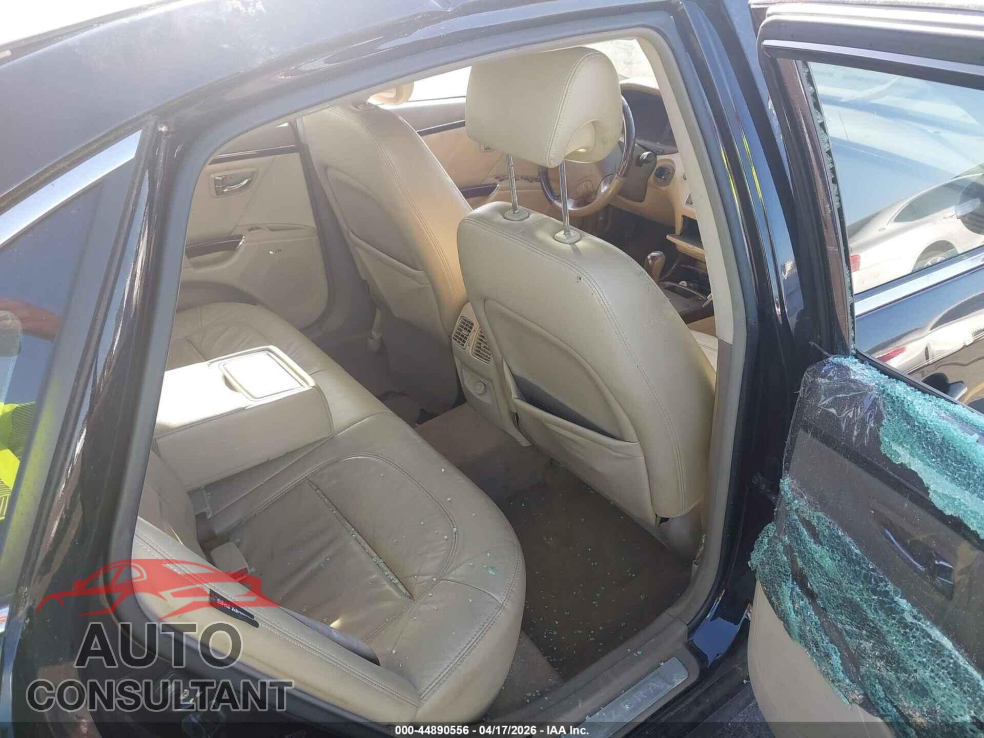 HYUNDAI AZERA 2011 - KMHFC4DF8BA526943