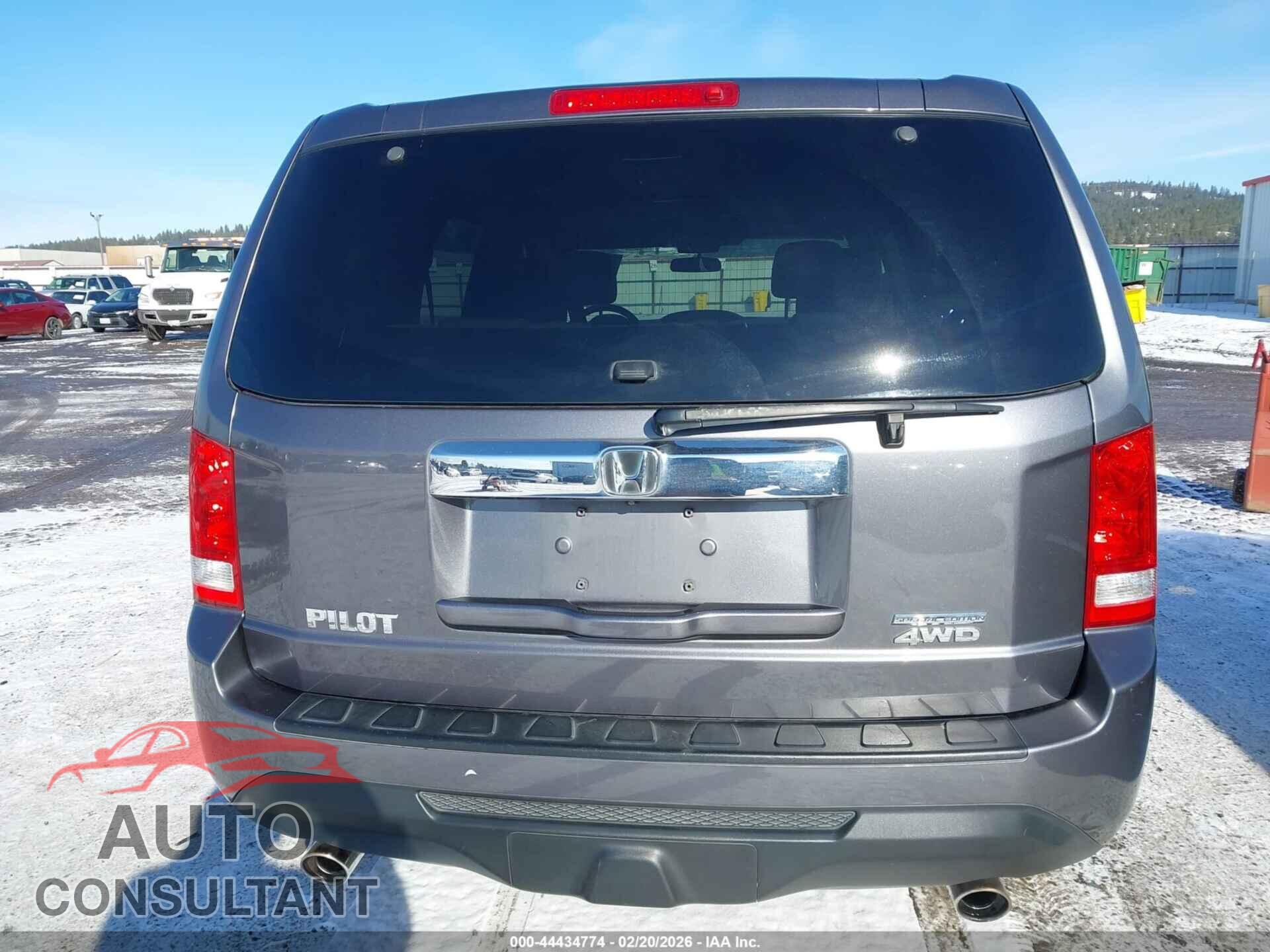 HONDA PILOT 2015 - 5FNYF4H33FB067385