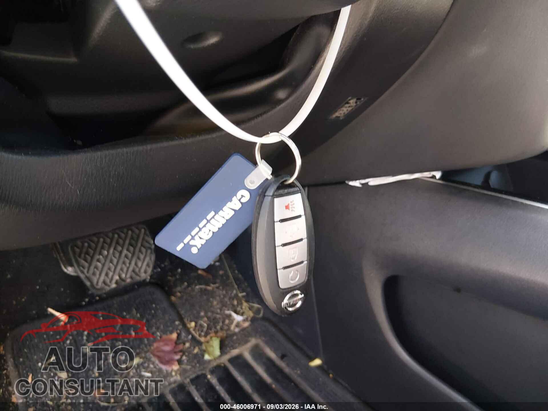 NISSAN PATHFINDER 2017 - 5N1DR2MMXHC656082