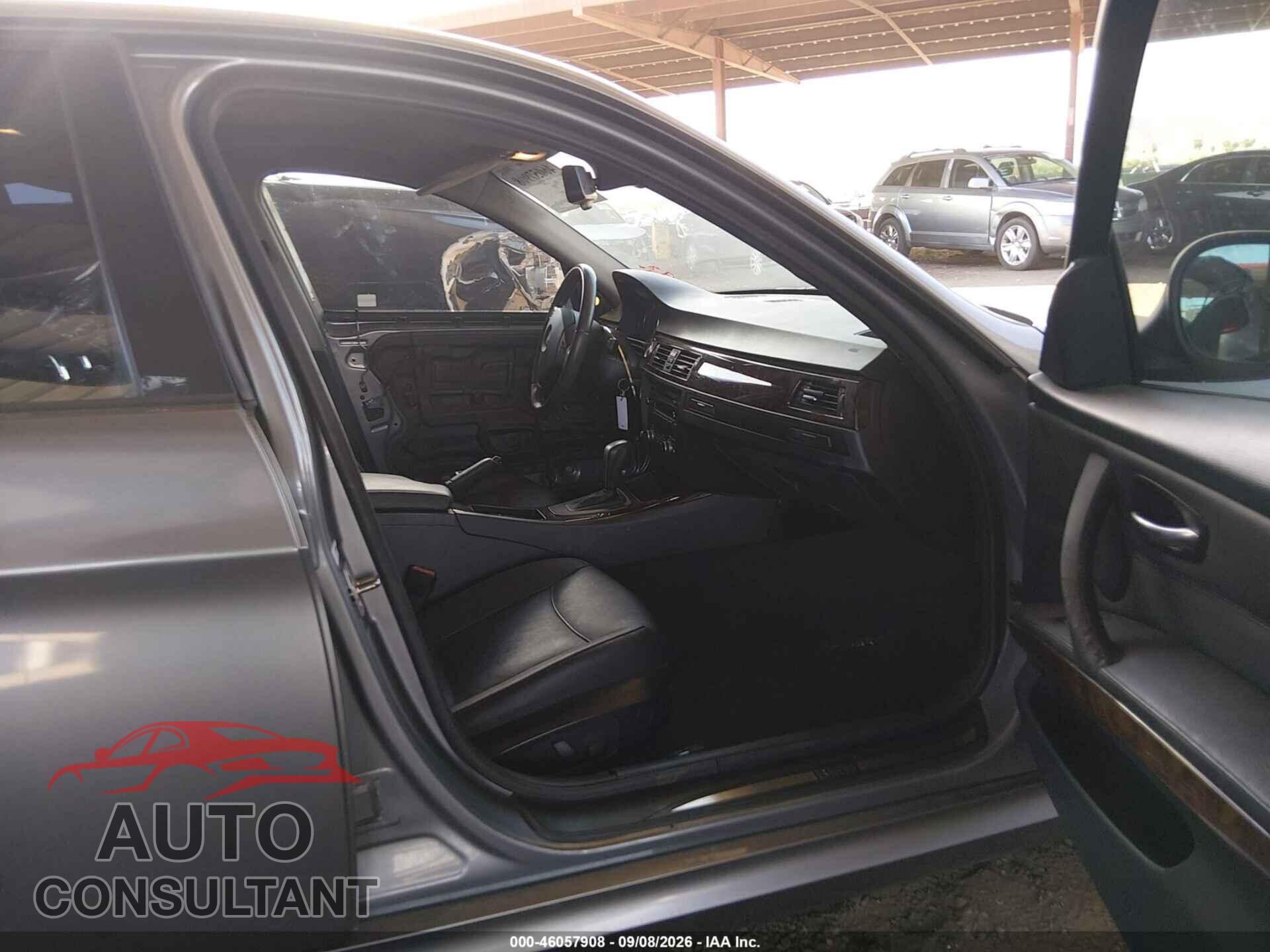 BMW 328I 2010 - WBAPH7C5XAE130411