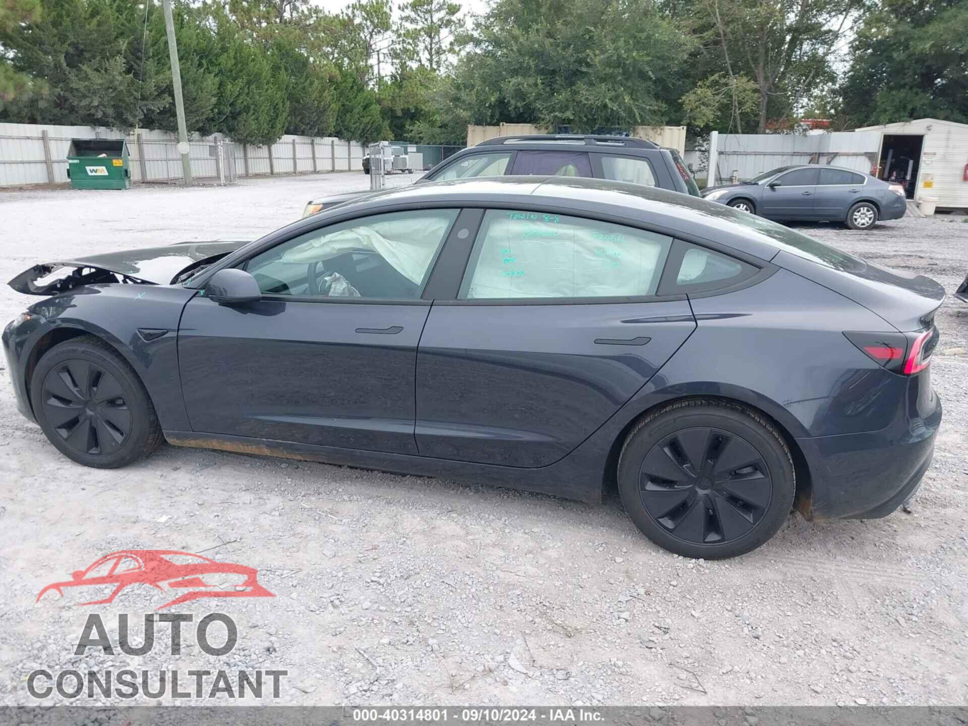 TESLA MODEL 3 2024 - 5YJ3E1EA3RF736452