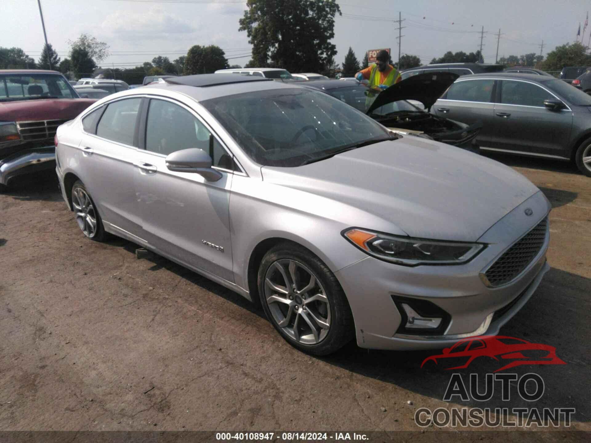 FORD FUSION HYBRID 2019 - 3FA6P0RU7KR167024