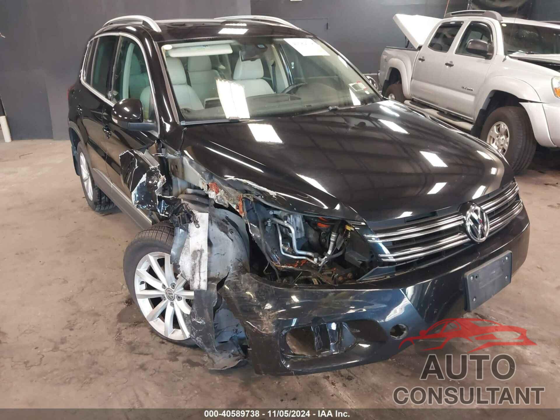 VOLKSWAGEN TIGUAN 2017 - WVGSV7AX4HK032248