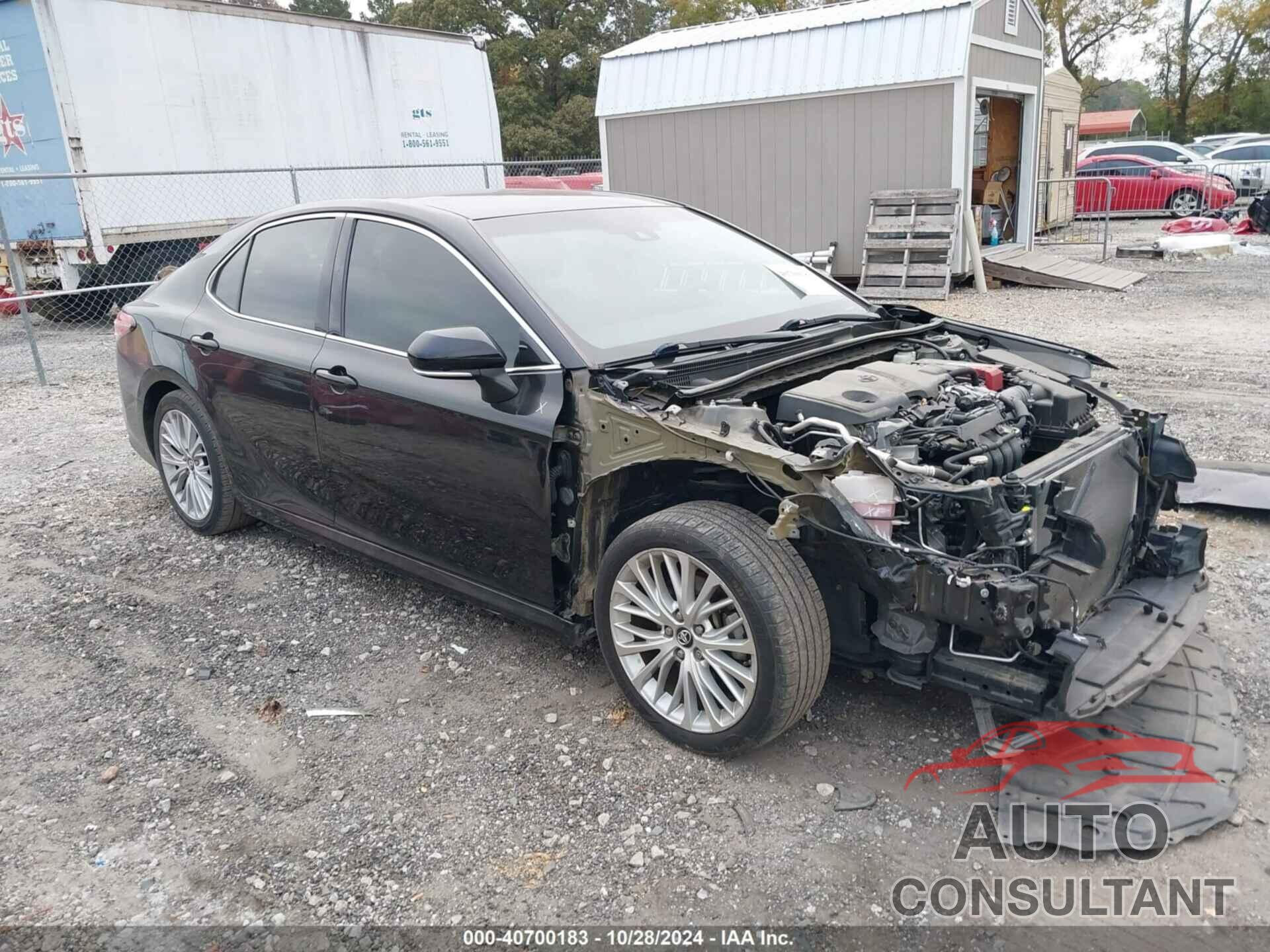 TOYOTA CAMRY 2018 - 4T1B11HK0JU052297