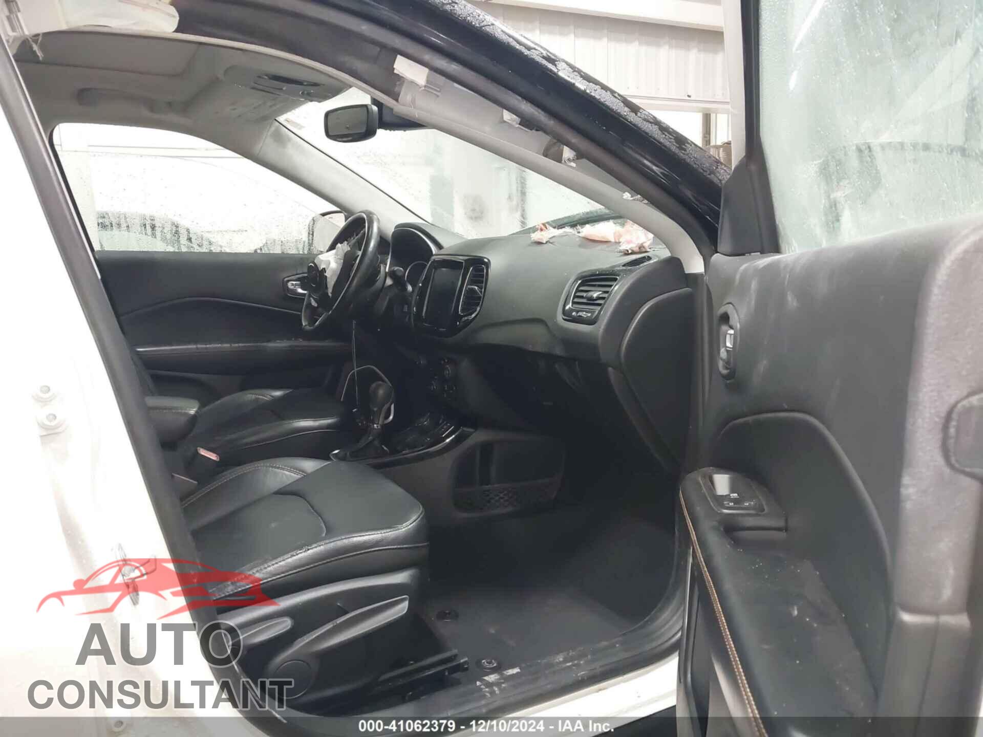 JEEP COMPASS 2019 - 3C4NJDCB1KT790017