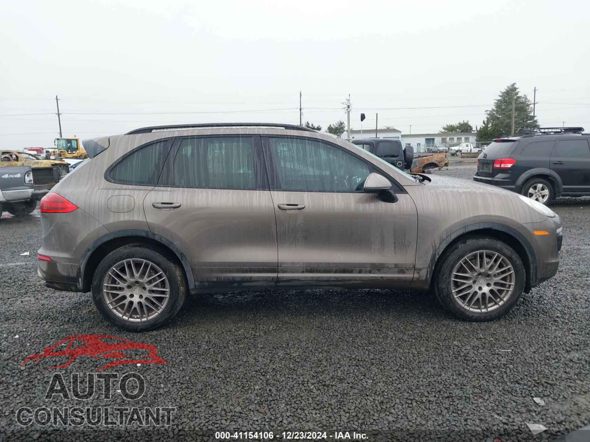 PORSCHE CAYENNE 2016 - WP1AA2A25GLA00869