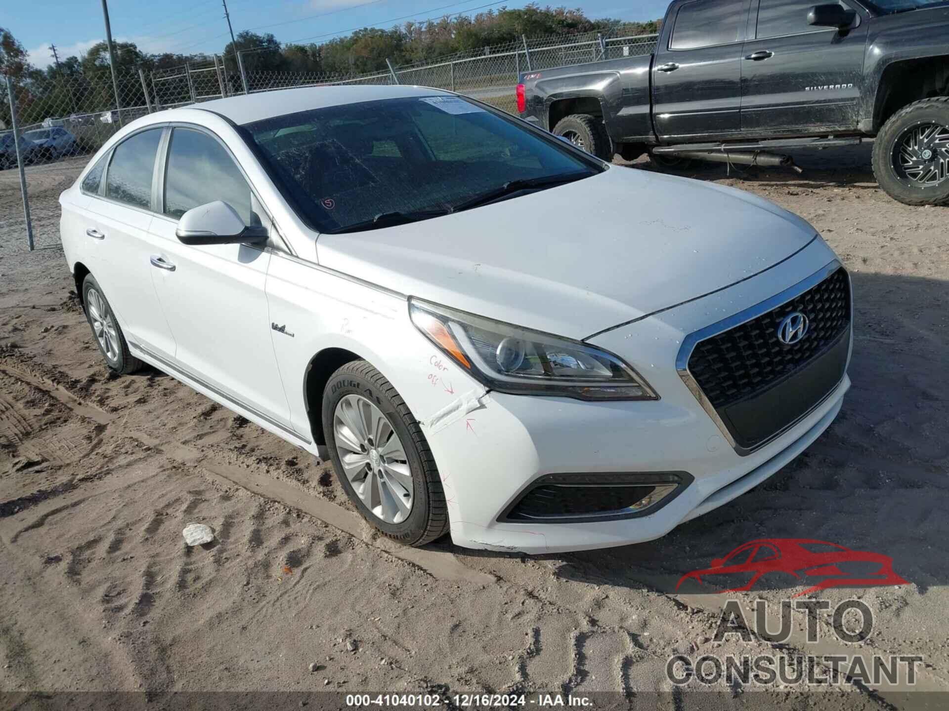 HYUNDAI SONATA HYBRID 2017 - KMHE24L11HA055974