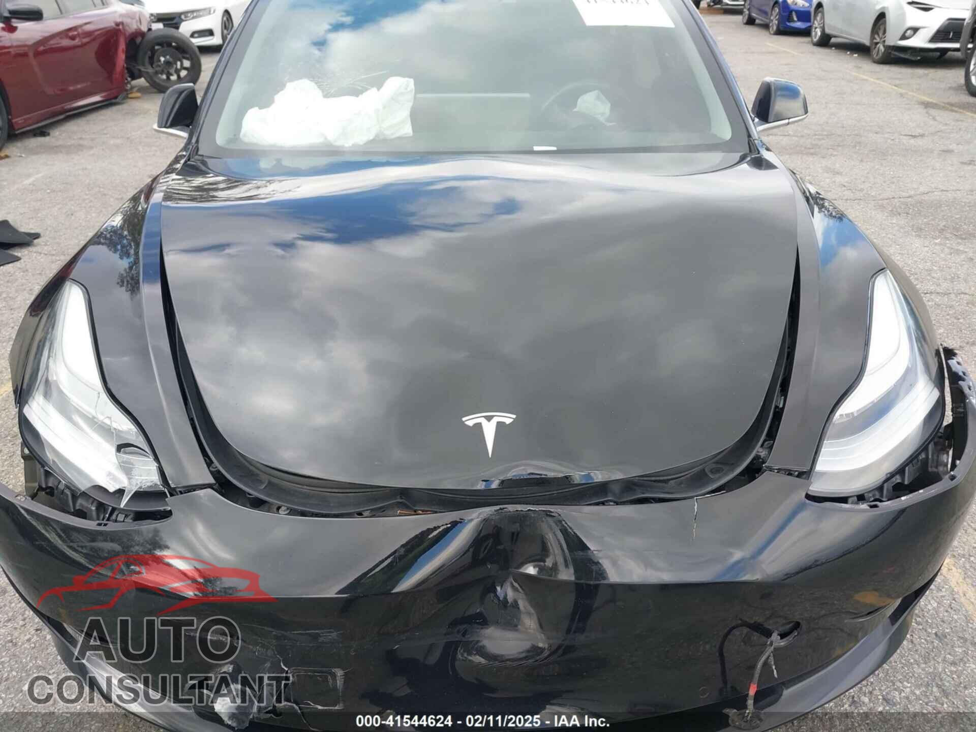 TESLA MODEL 3 2018 - 5YJ3E1EA9JF009384