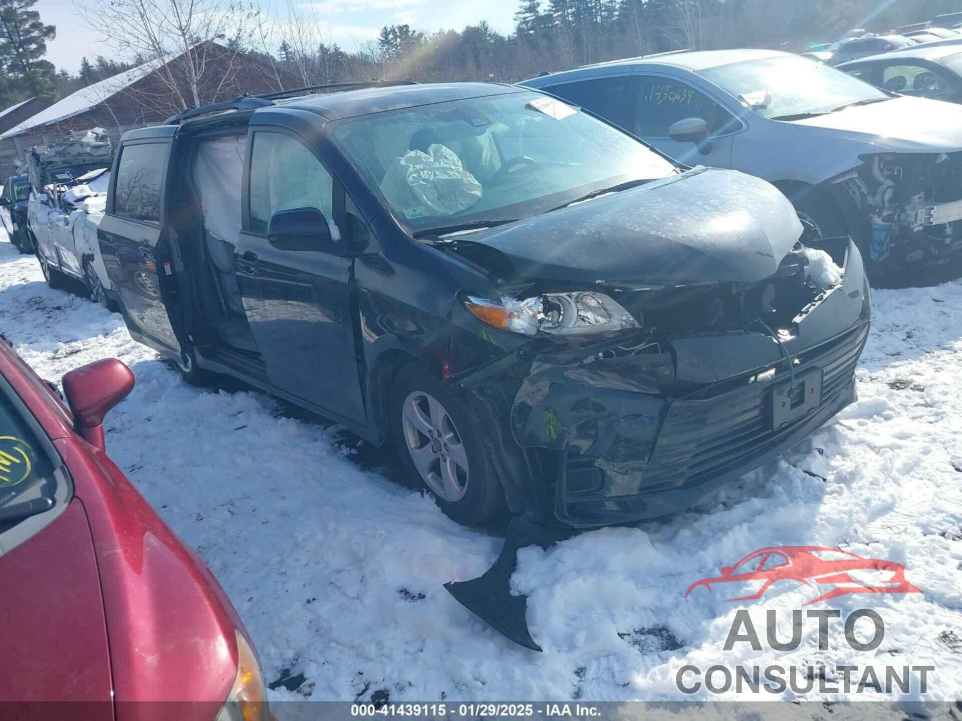 TOYOTA SIENNA 2018 - 5TDKZ3DC7JS910196