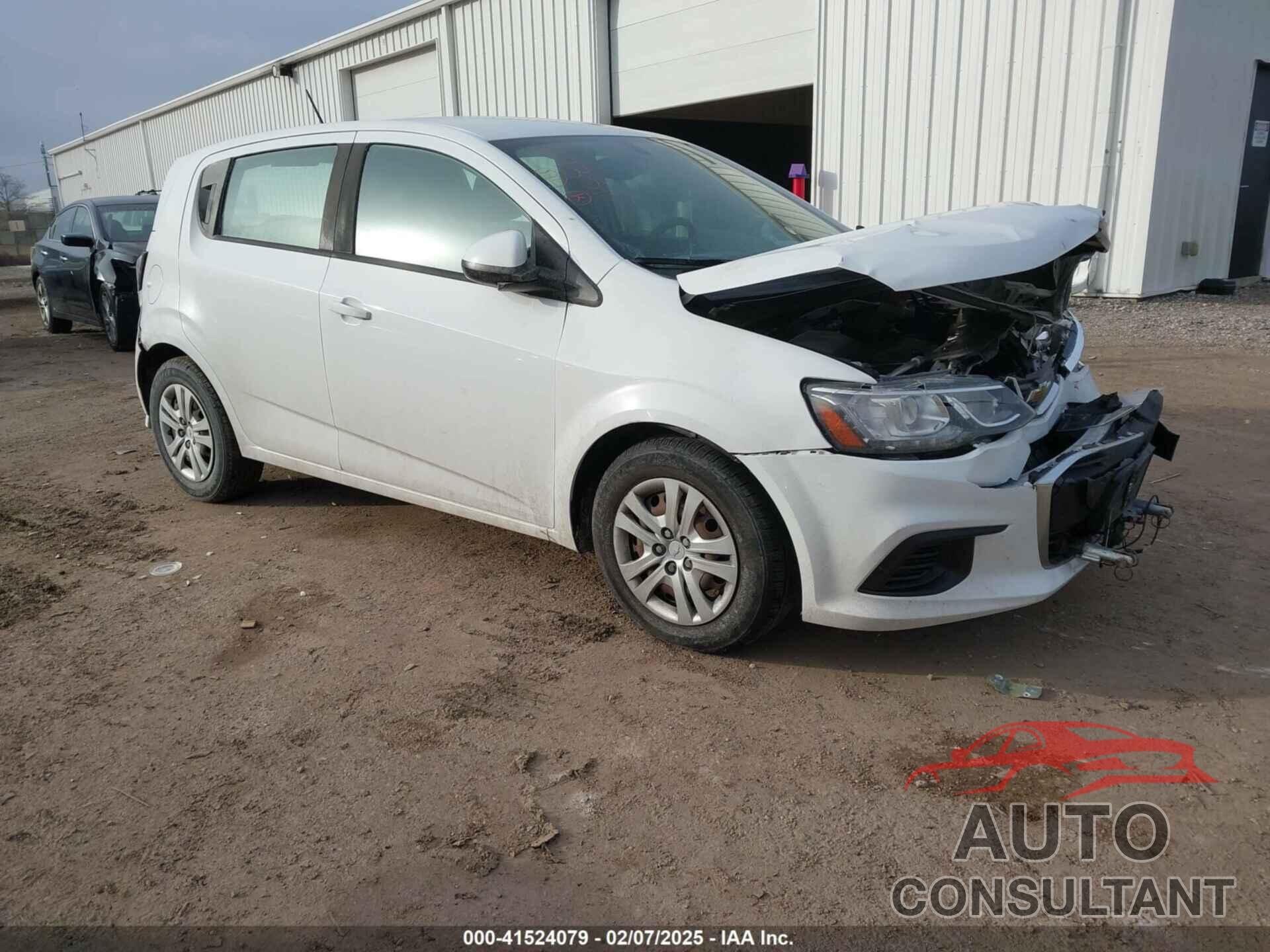 CHEVROLET SONIC 2017 - 1G1JG6SH6H4136605