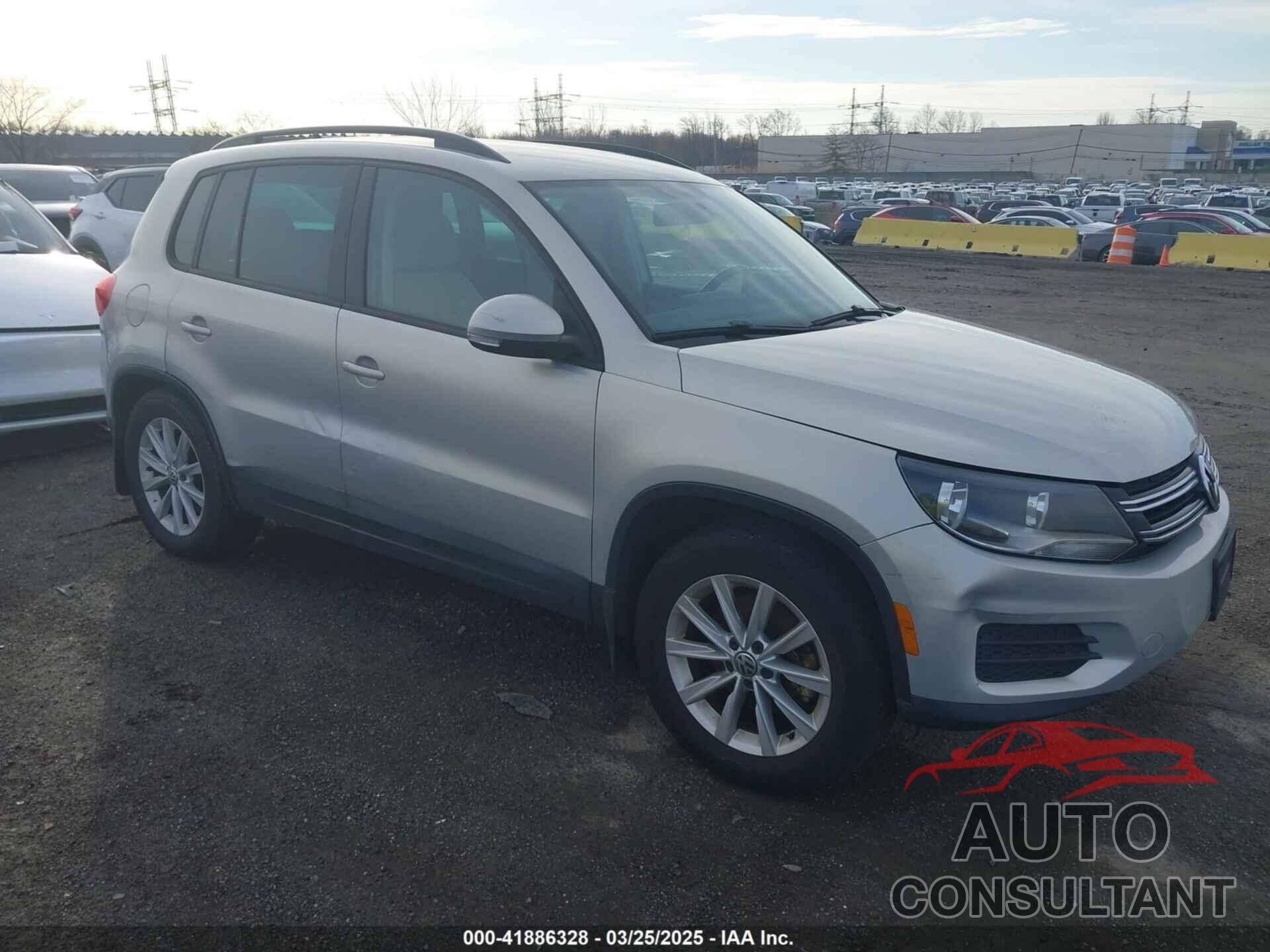 VOLKSWAGEN TIGUAN 2015 - WVGBV7AX8FW506207